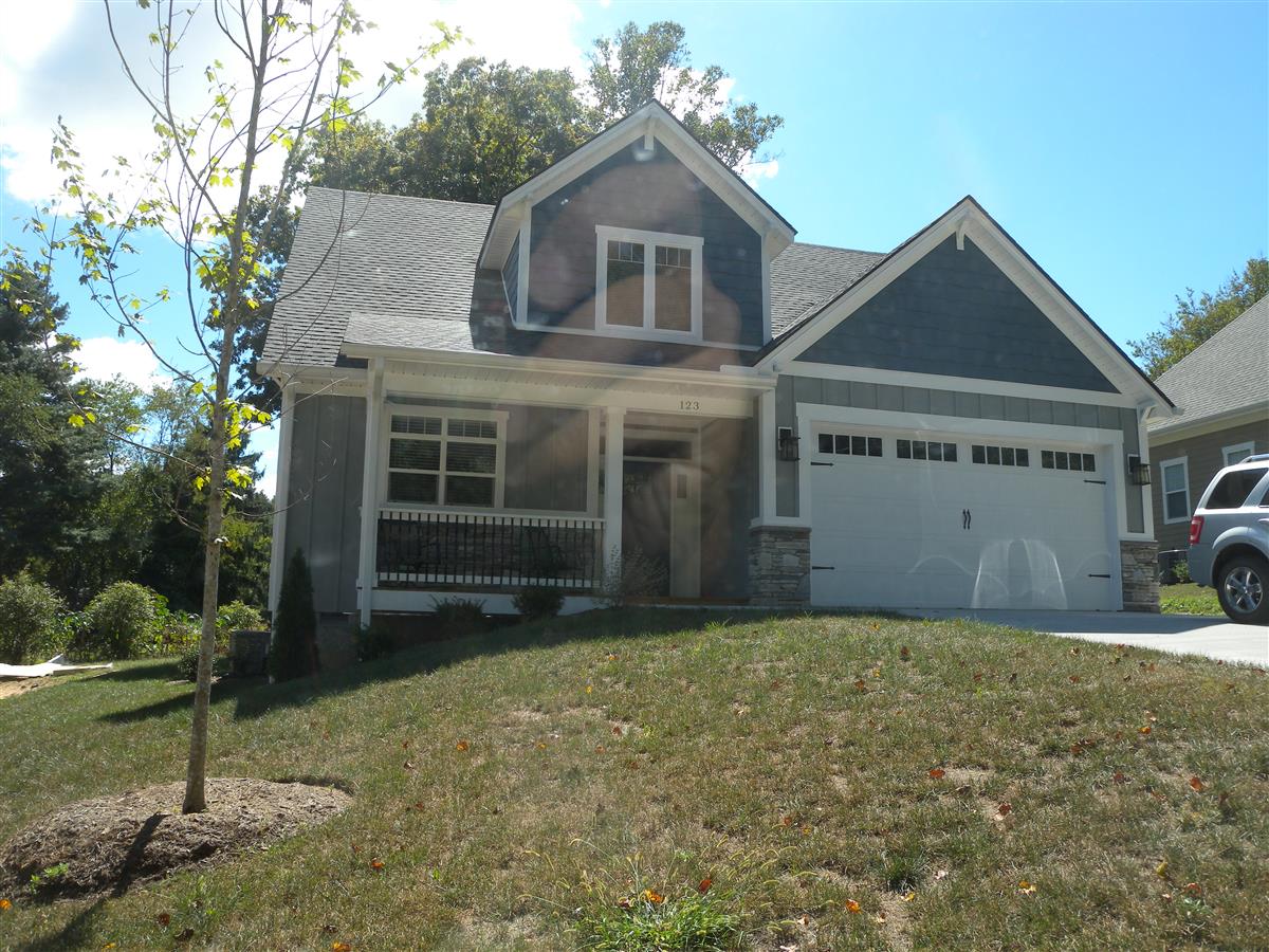 A picture of the property located at 123 WHITE OAK ROAD EXT, ARDEN NC 28704.