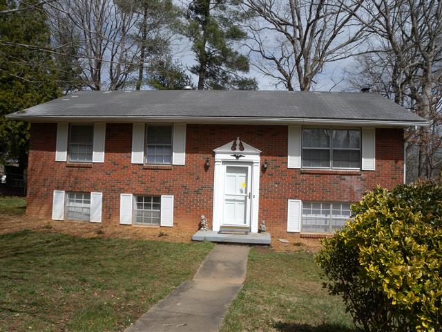 A picture of the property located at 5 WHITE PINE CIR, ARDEN NC 28704.