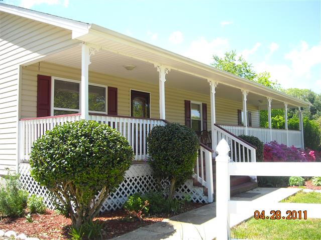 A picture of the property located at 10 HAVEN CREST LN, FLETCHER NC 28732.