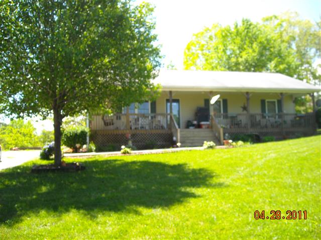 A picture of the property located at 4 HAVEN CREST LN, FLETCHER NC 28732.