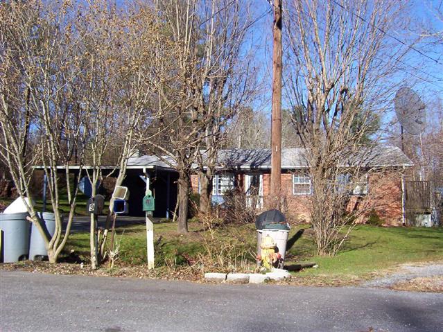 A picture of the property located at 9 CHELSEA DR, ARDEN NC 28704.