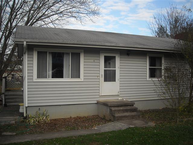 A picture of the property located at 6 CHELSEA DR, ARDEN NC 28704.