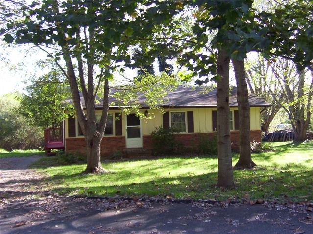 A picture of the property located at 8 CHELSEA DR, ARDEN NC 28704.