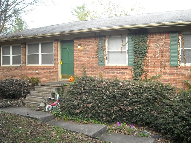 A picture of the property located at 2 CHELSEA DR, ARDEN NC 28704.