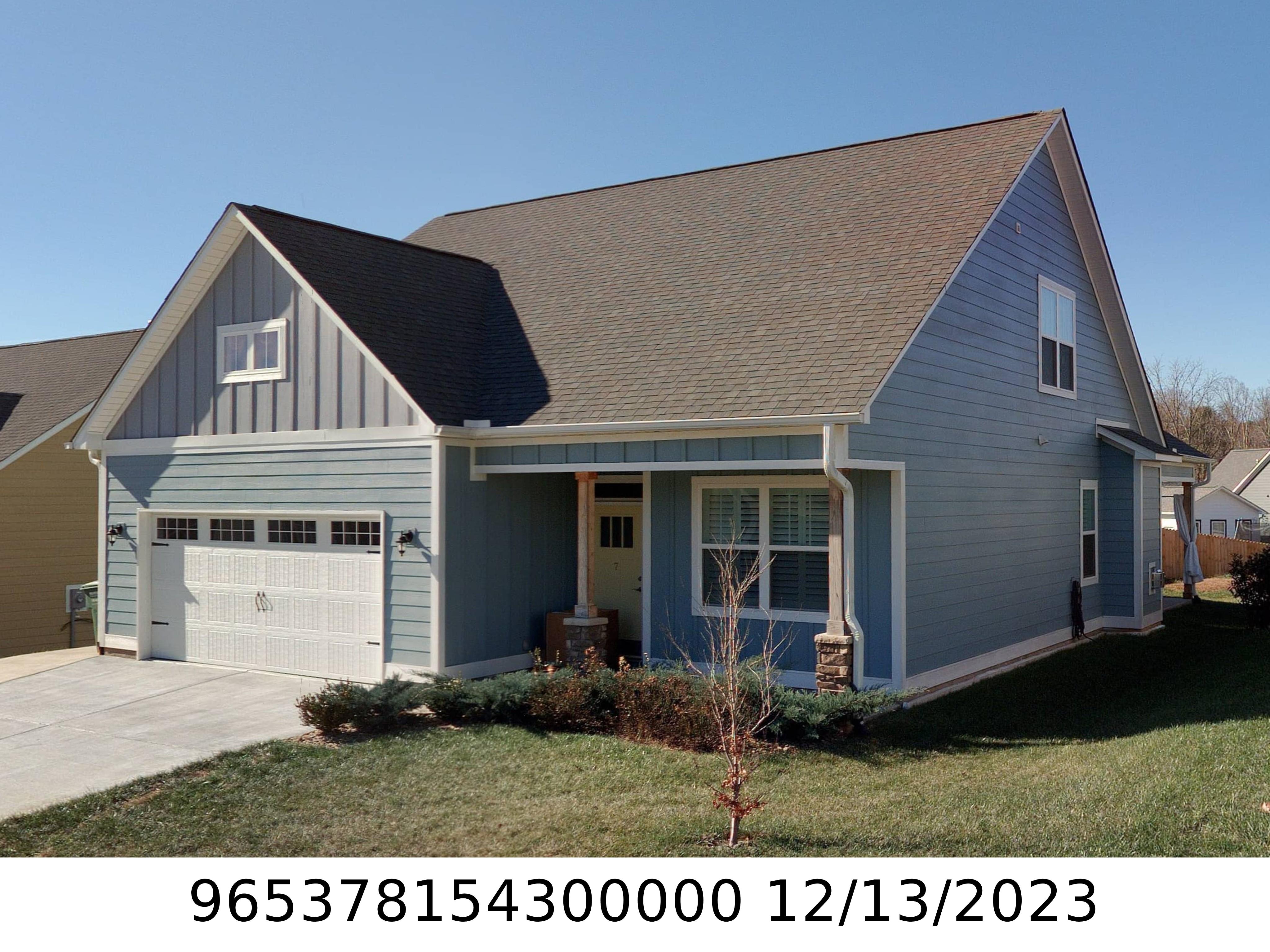 A picture of the property located at 7 MONTAUGUE ST, ARDEN NC 28704.
