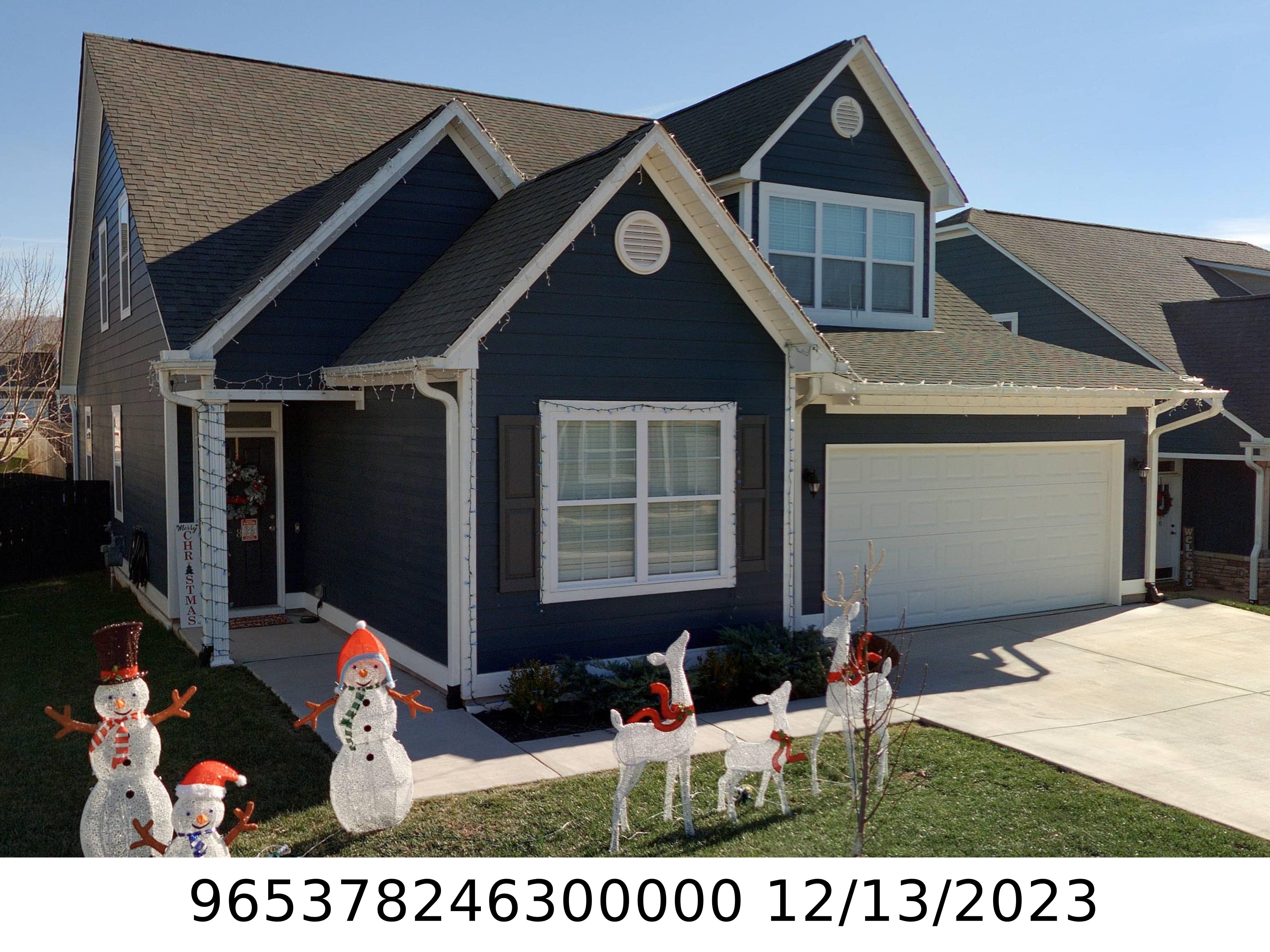A picture of the property located at 8 MONTAUGUE ST, ARDEN NC 28704.