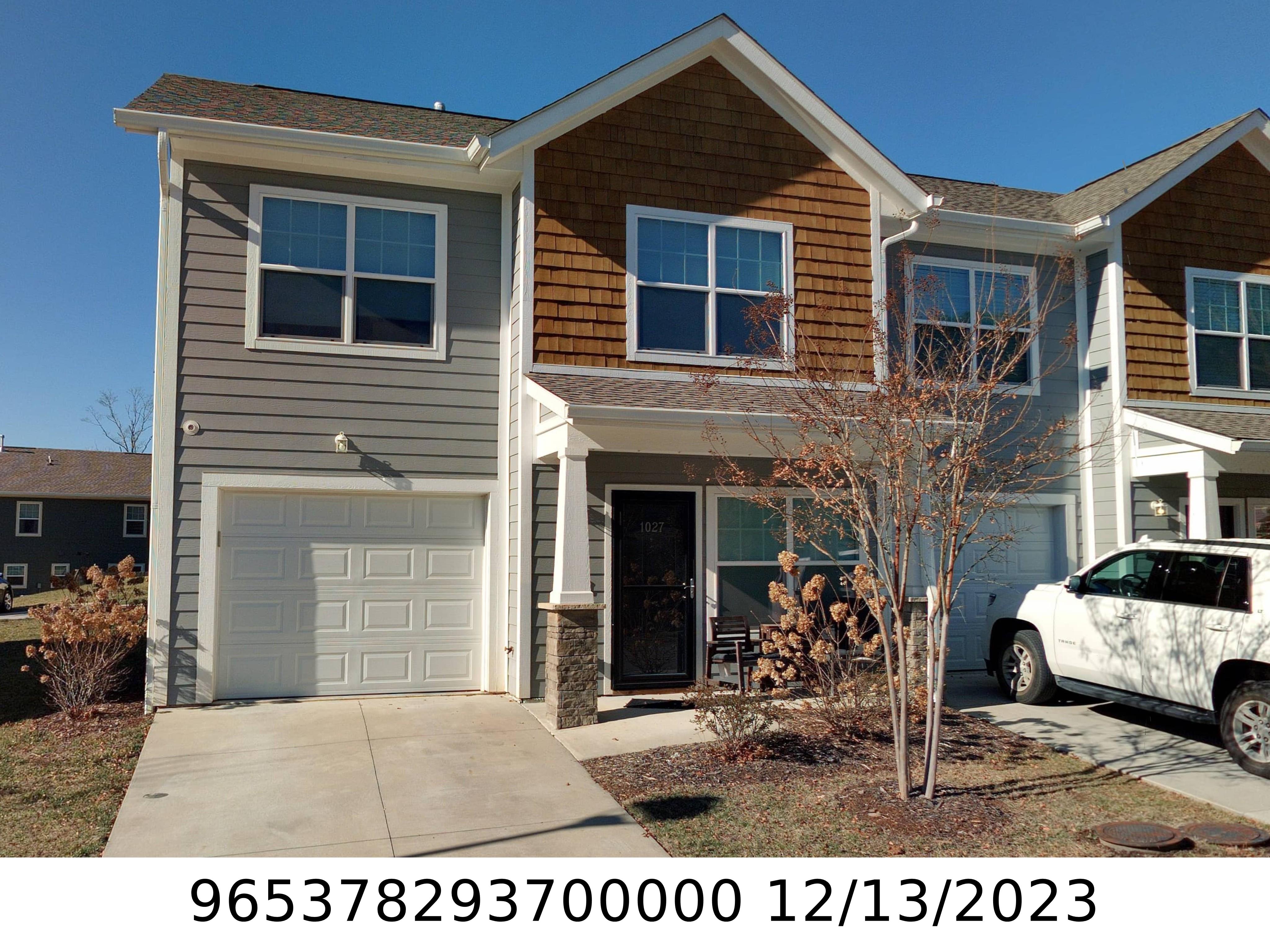 A picture of the property located at 1027 BALDWIN COMMONS DR, ARDEN NC 28704.