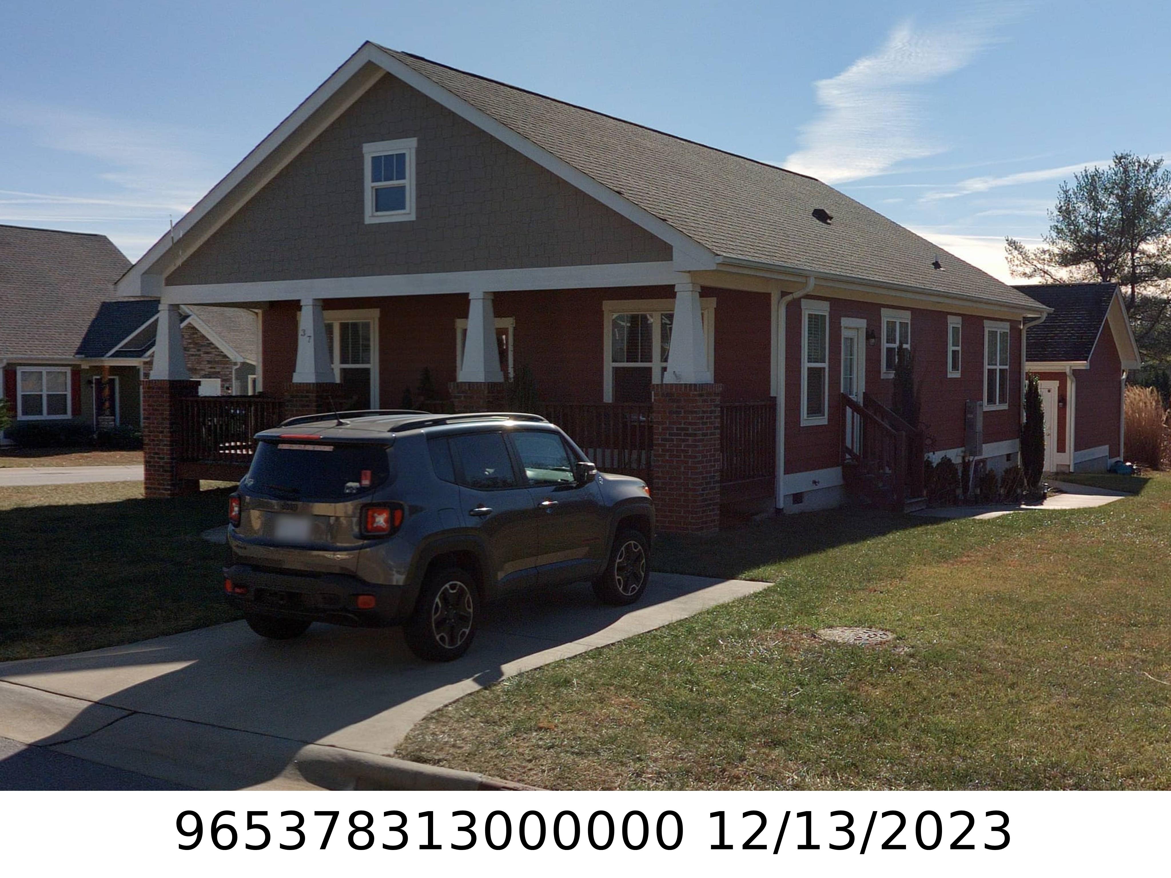 A picture of the property located at 37 HYDE PARK PL, ARDEN NC 28704.