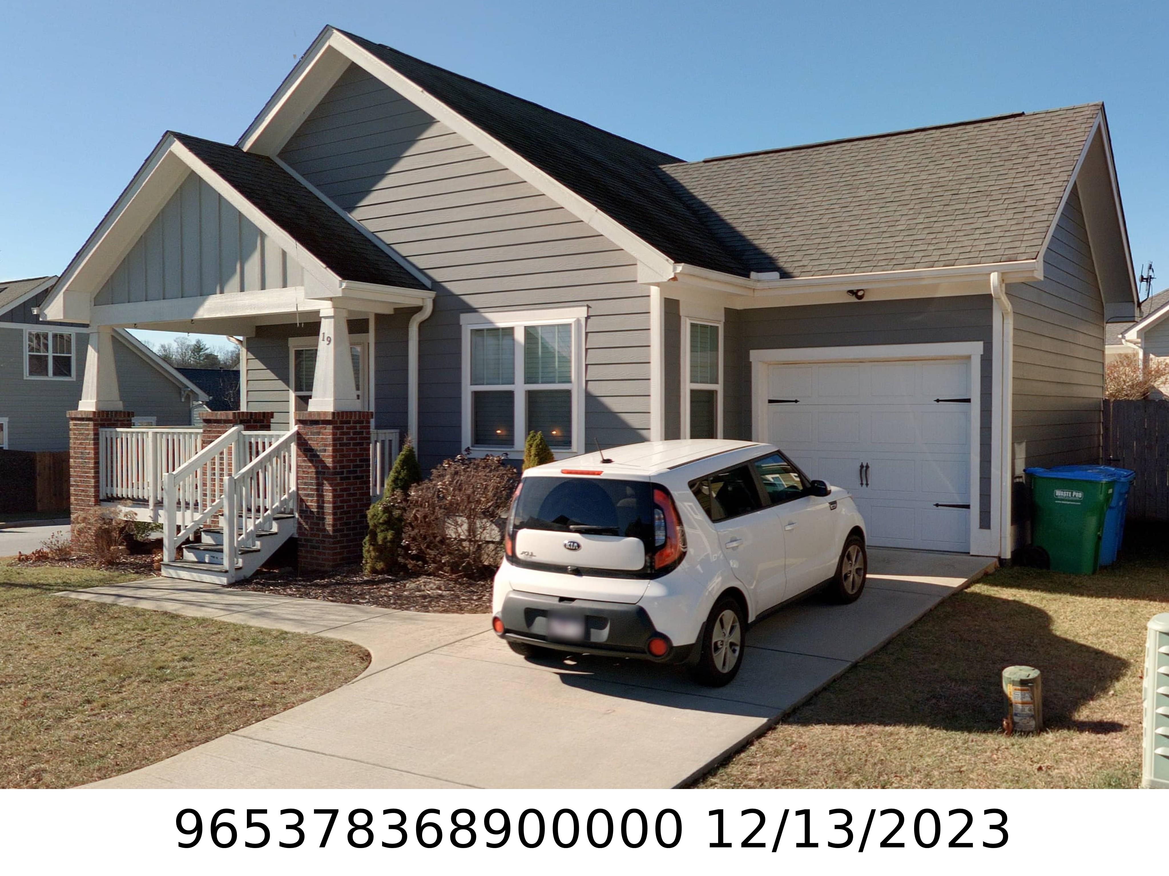 A picture of the property located at 19 HYDE PARK PL, ARDEN NC 28704.