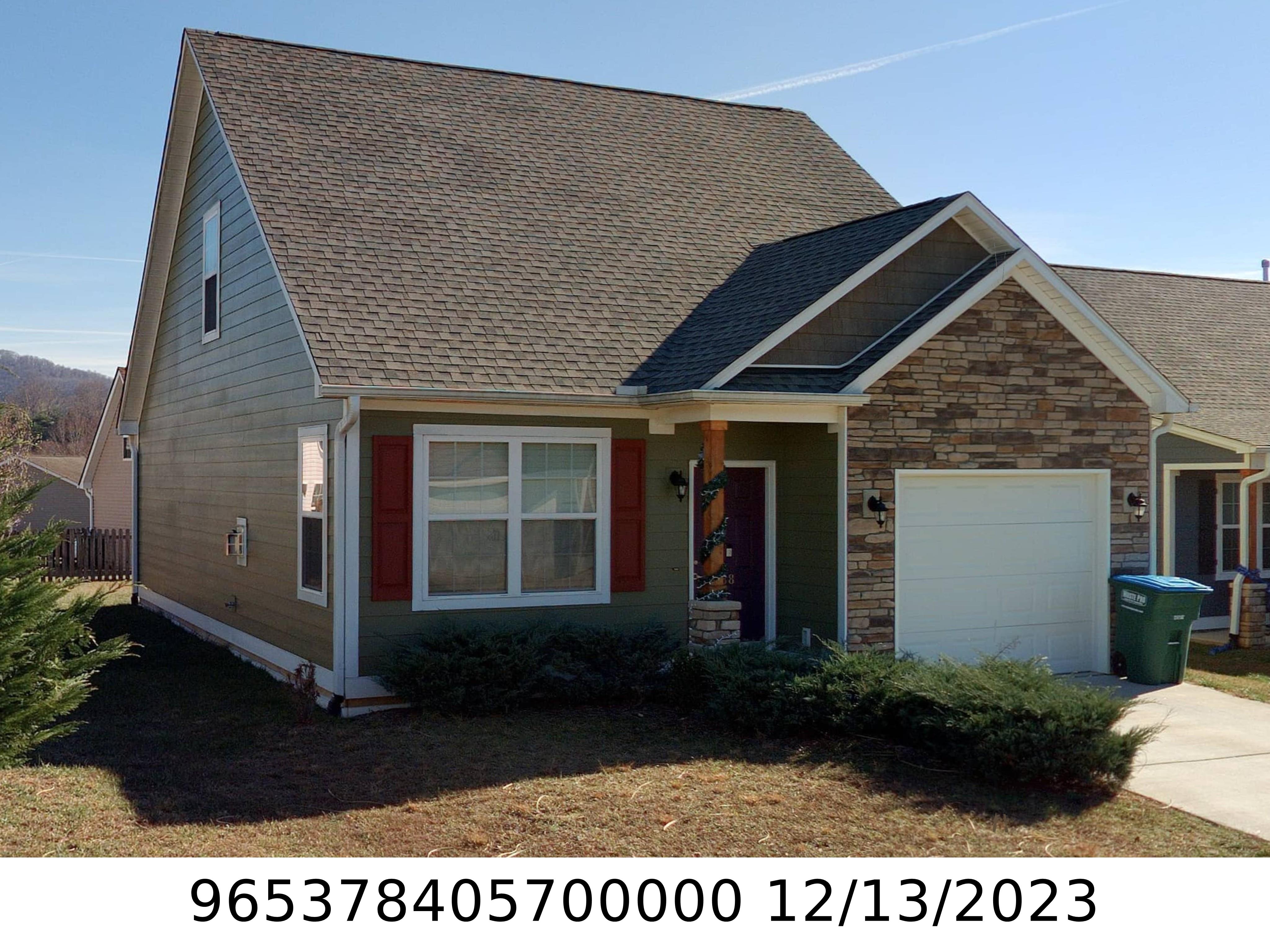 A picture of the property located at 38 HYDE PARK PL, ARDEN NC 28704.
