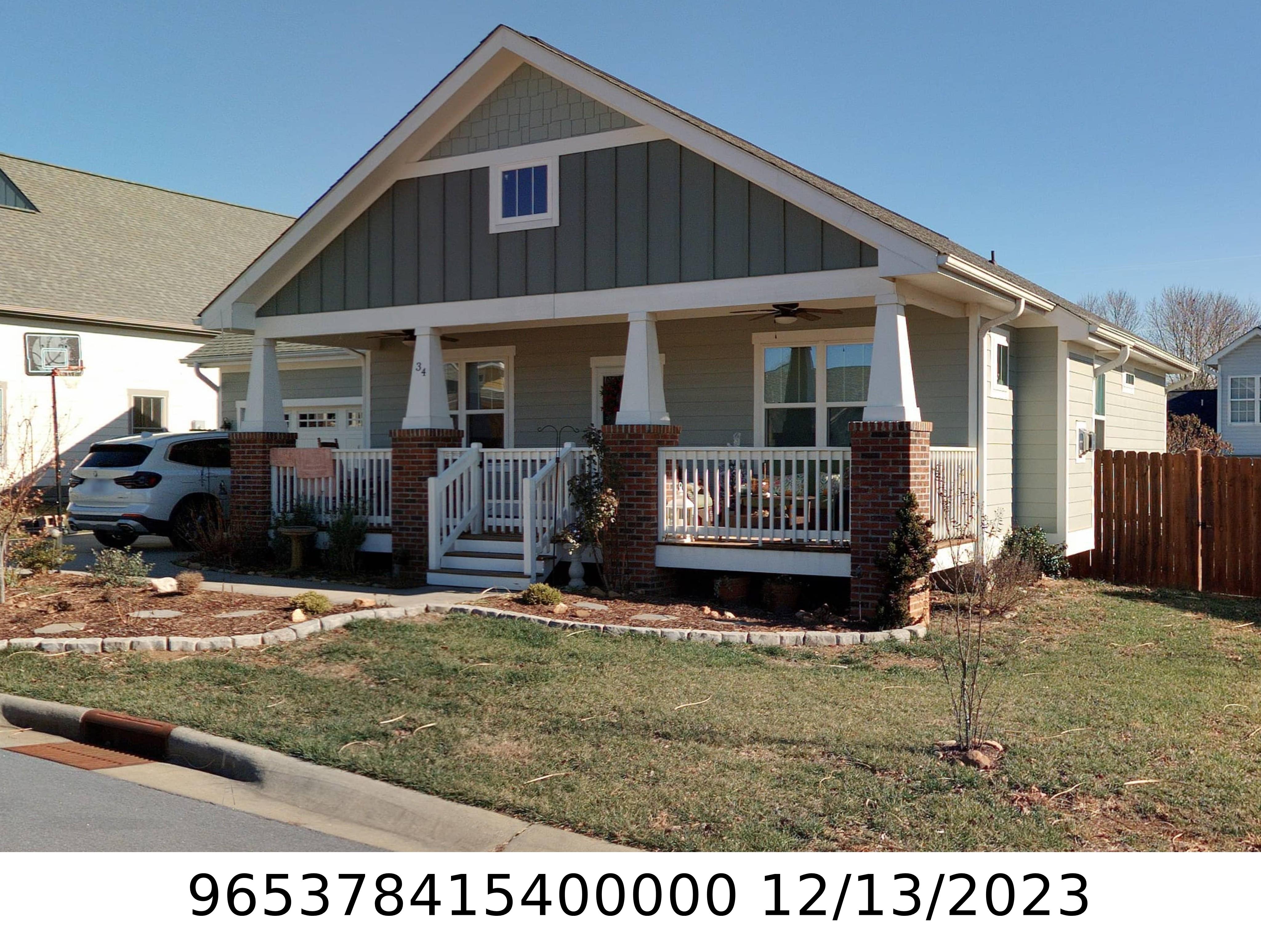 A picture of the property located at 34 HYDE PARK PL, ARDEN NC 28704.