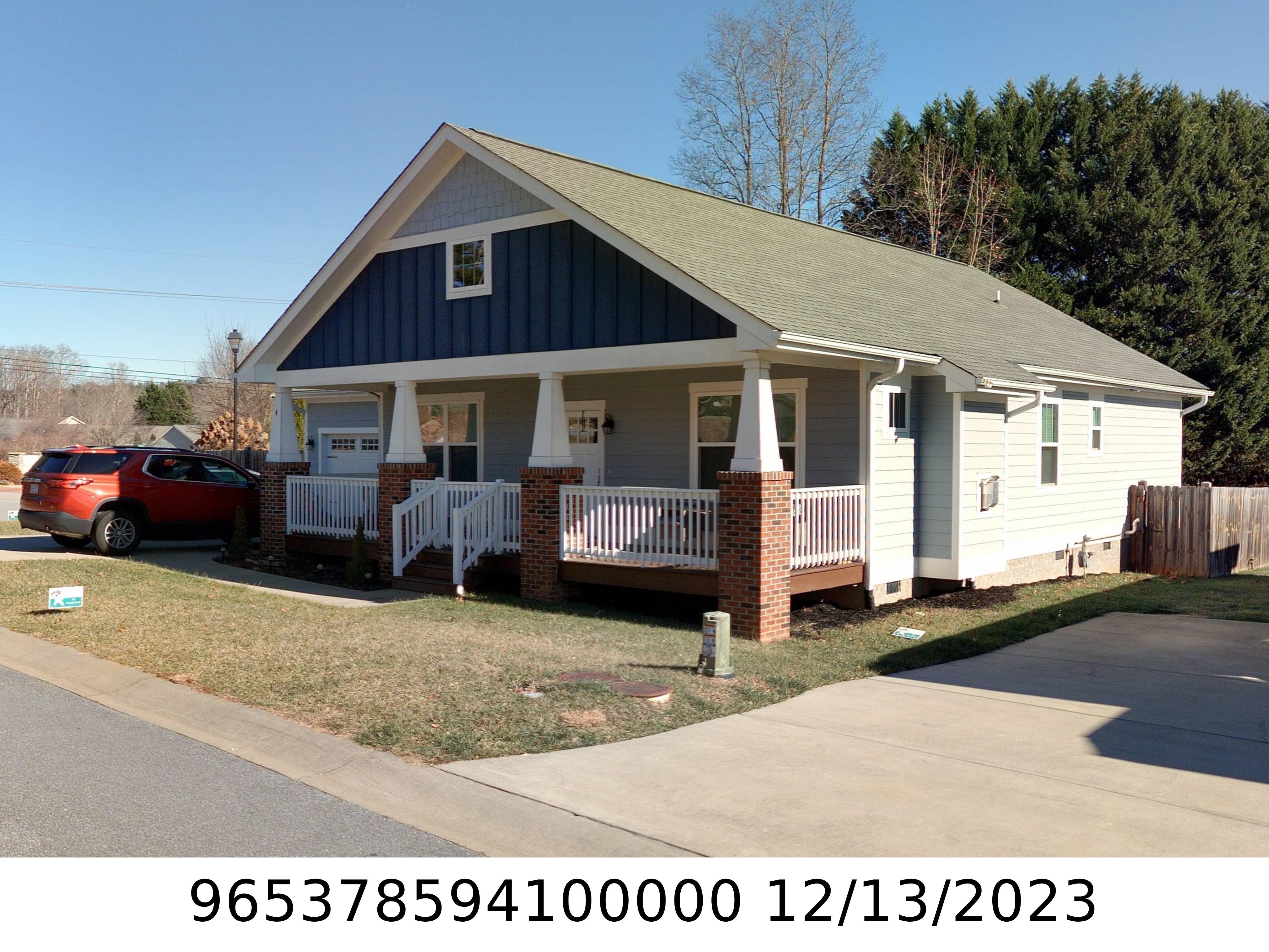 A picture of the property located at 4 HYDE PARK PL, ARDEN NC 28704.