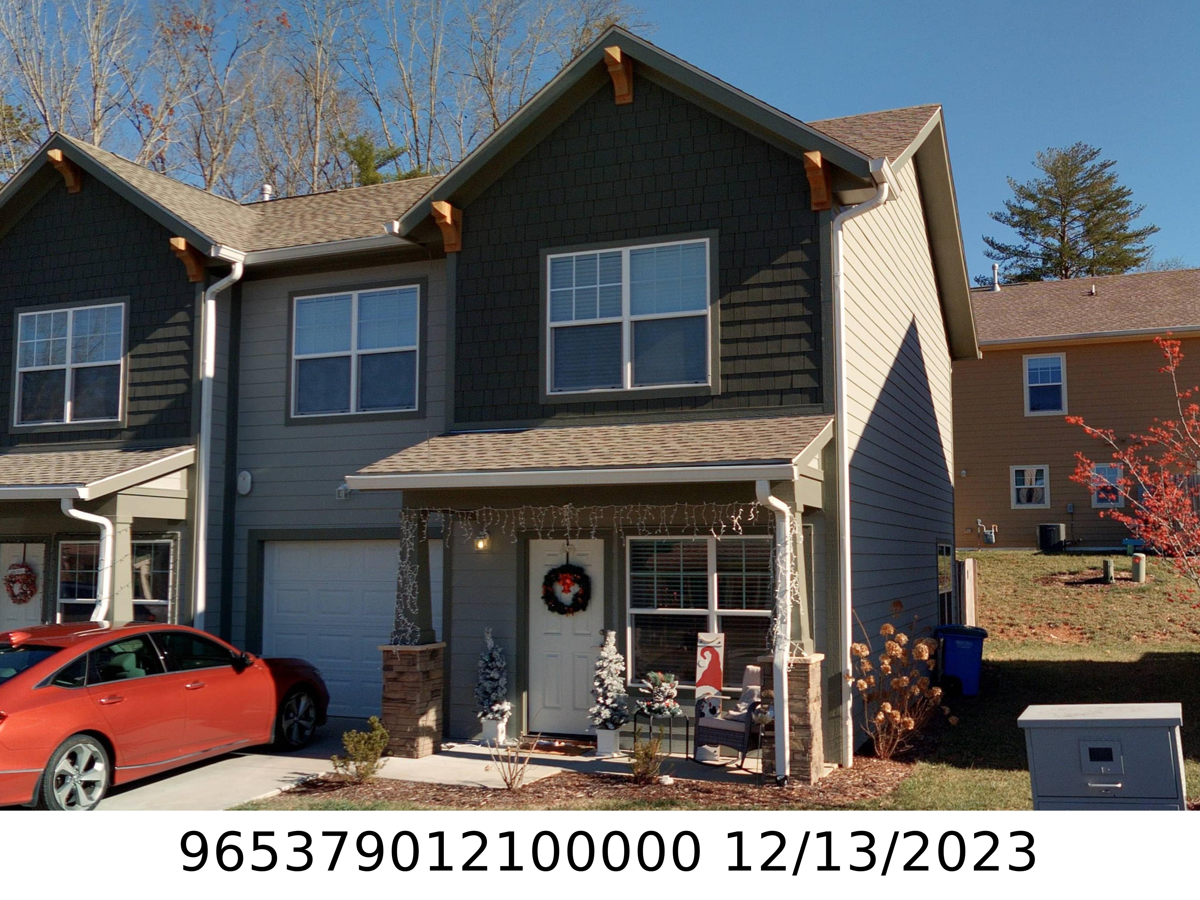 A picture of the property located at 1215 PAULINE TRAIL DR, ARDEN NC 28704.