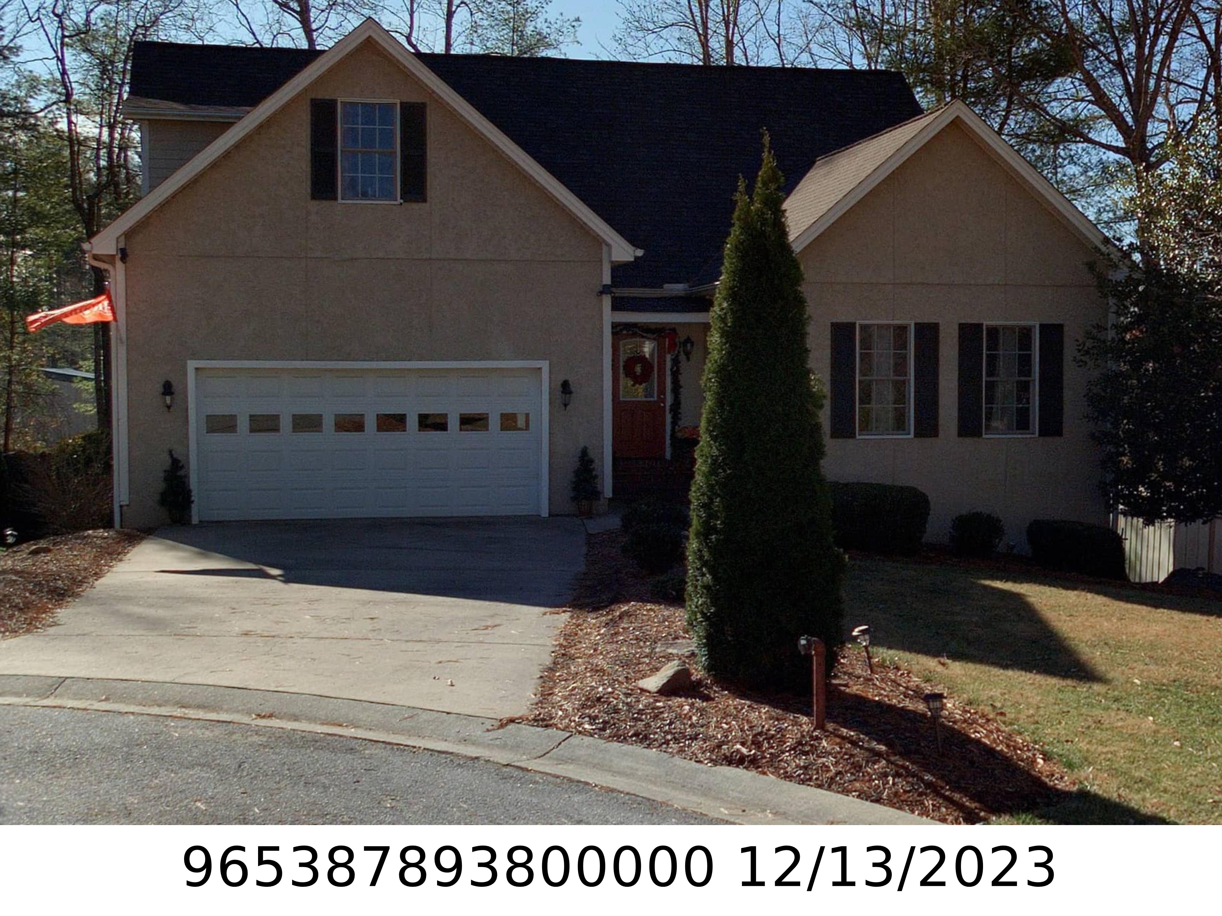 A picture of the property located at 26 WHITLEIGH CT, ARDEN NC 28704.