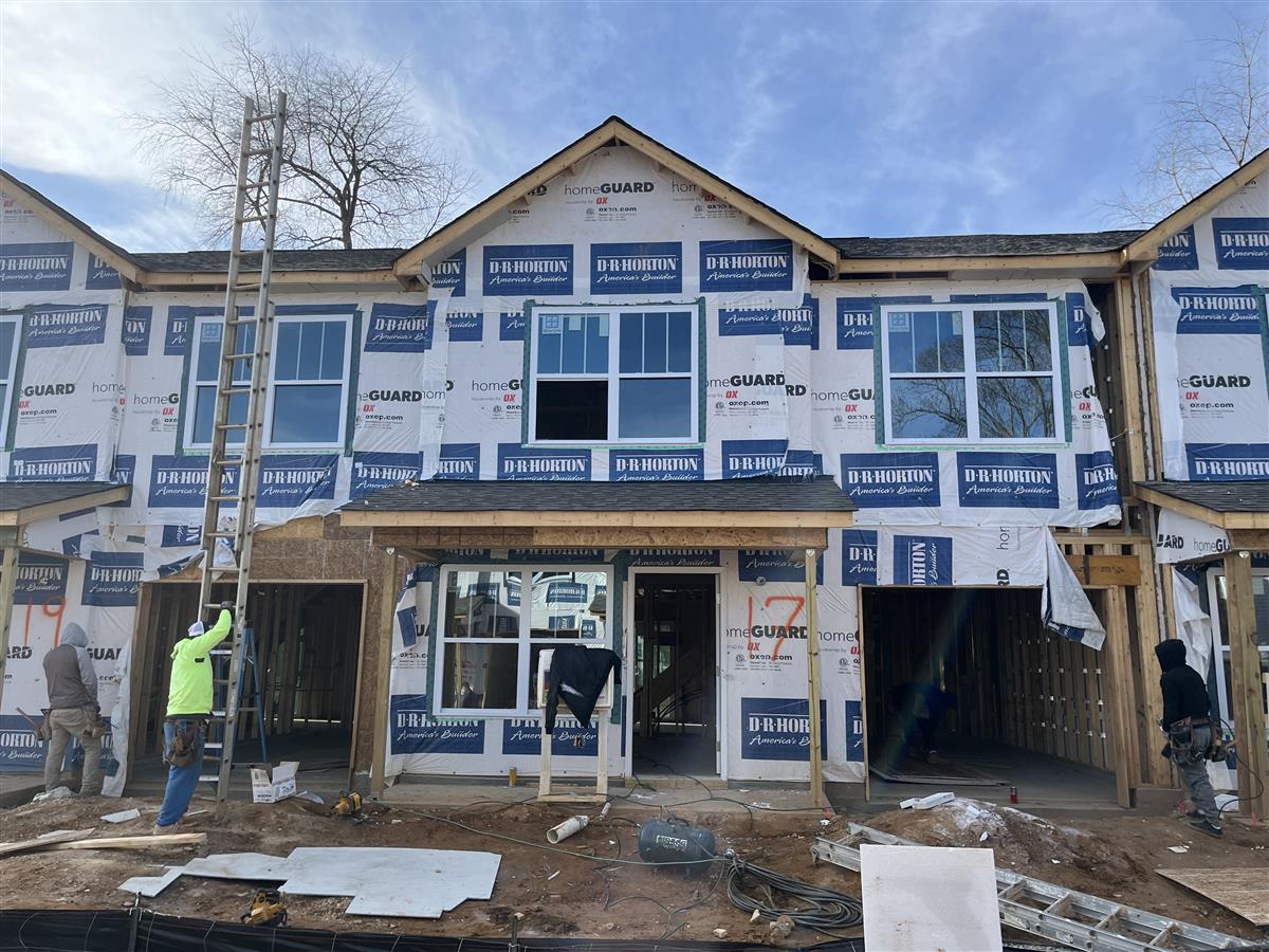 A picture of the property located at 21 VIRGINIA COMMONS DR, ARDEN NC 28704.