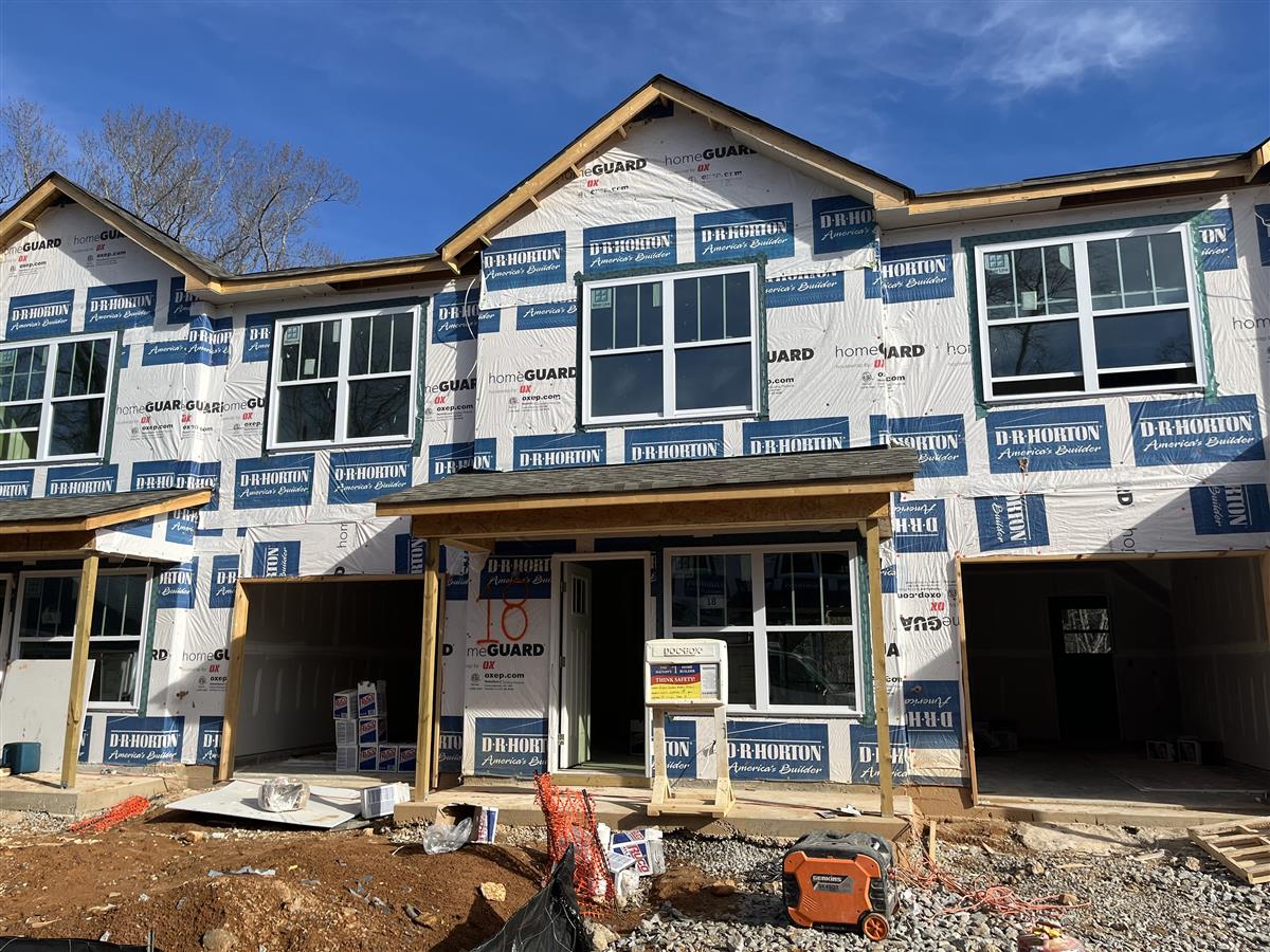 A picture of the property located at 22 VIRGINIA COMMONS DR, ARDEN NC 28704.