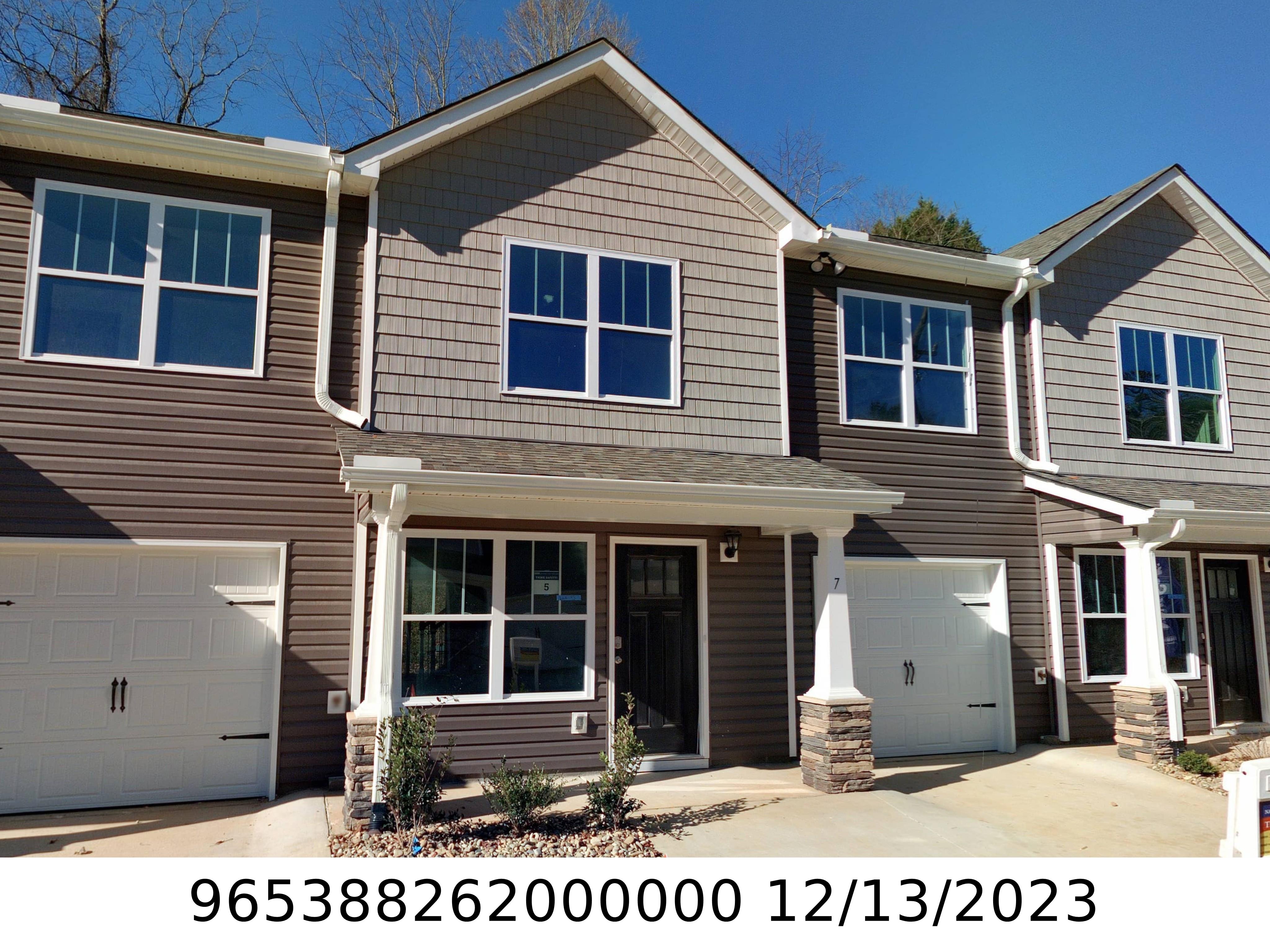 A picture of the property located at 7 VIRGINIA COMMONS DR, ARDEN NC 28704.