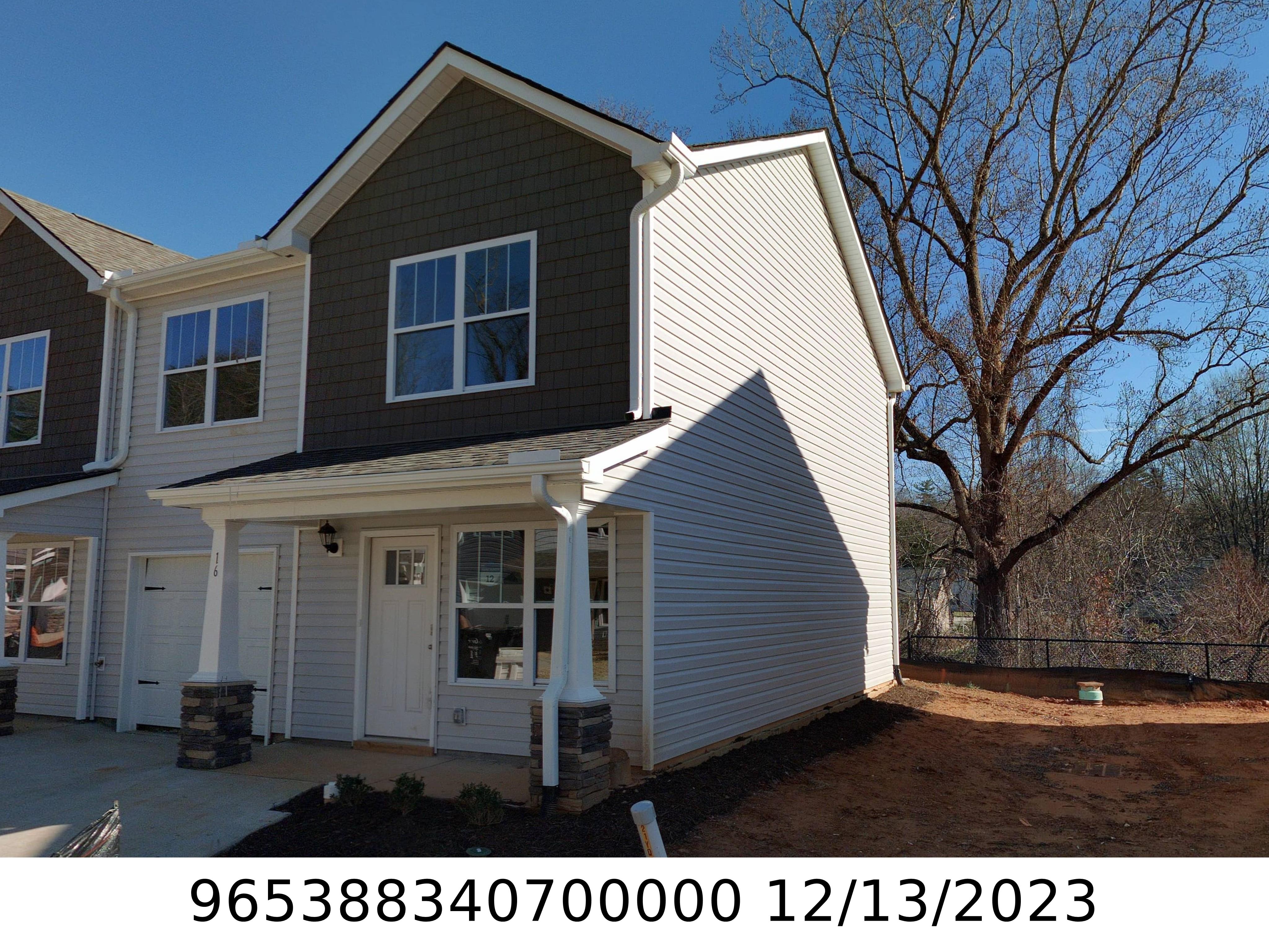 A picture of the property located at 16 VIRGINIA COMMONS DR, ARDEN NC 28704.