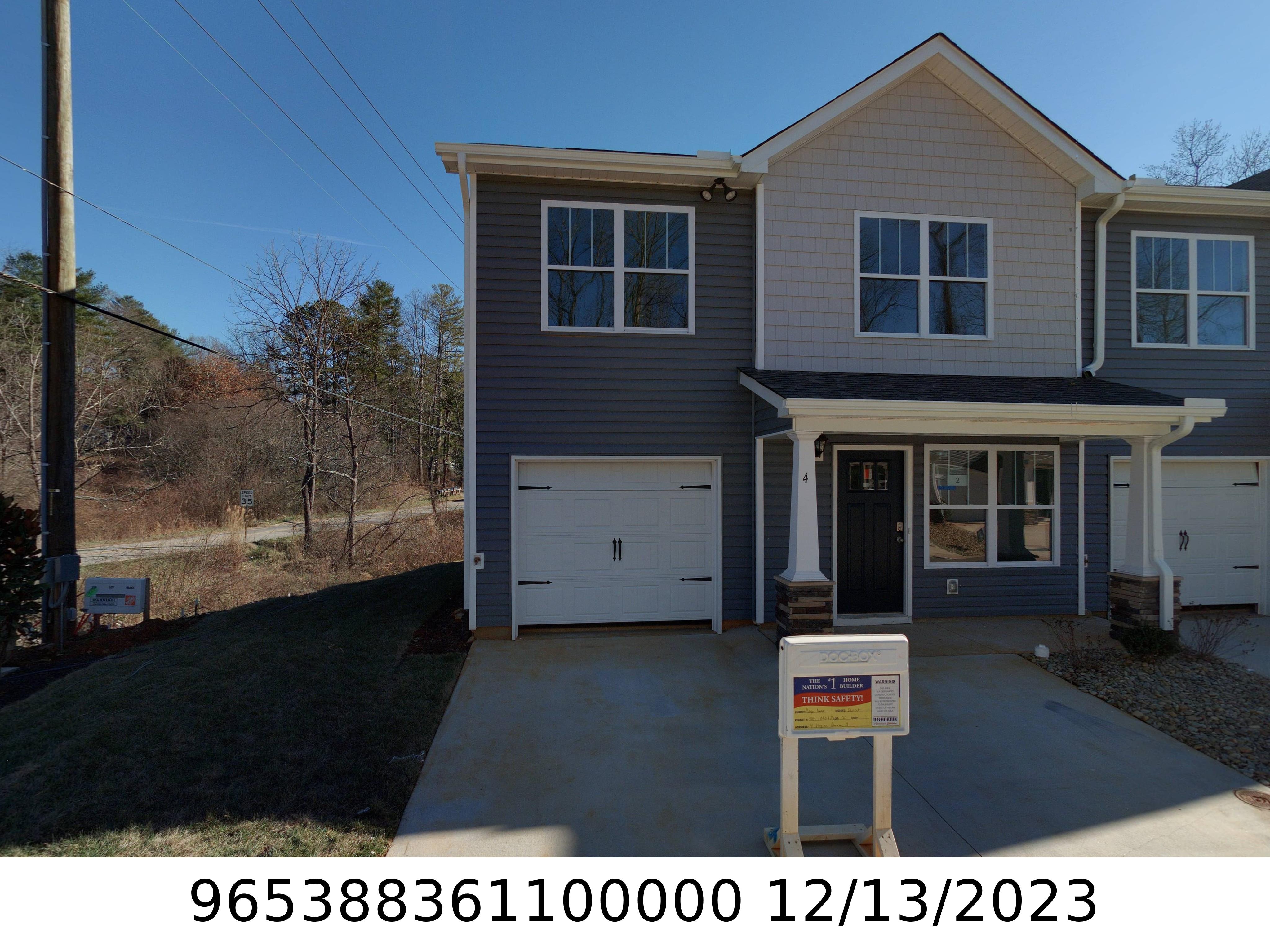A picture of the property located at 4 VIRGINIA COMMONS DR, ARDEN NC 28704.