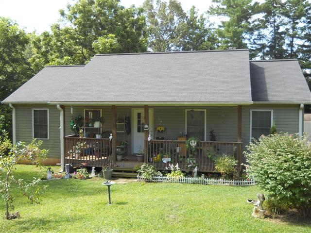A picture of the property located at 203 GRAYSEN DEE LN, ARDEN NC 28704.