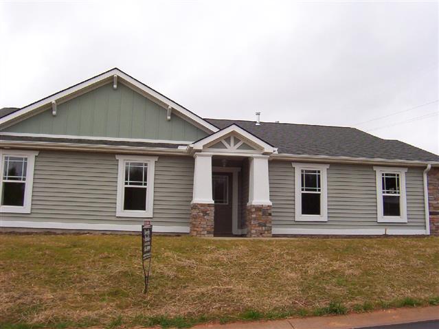 A picture of the property located at 42 SUNVIEW CIR, ARDEN NC 28704.