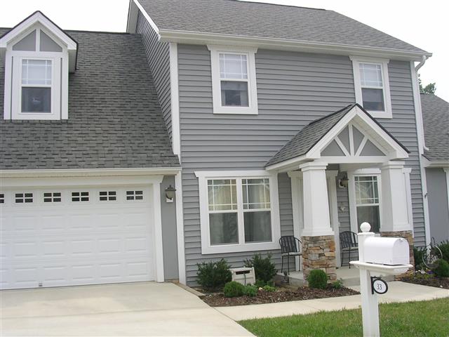 A picture of the property located at 33 SUNVIEW CIR, ARDEN NC 28704.