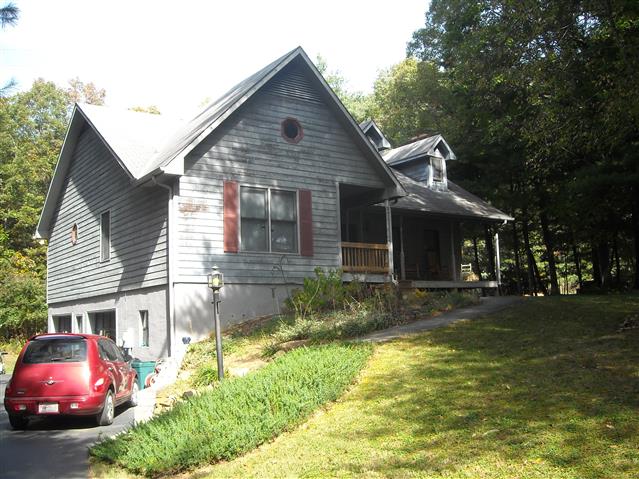A picture of the property located at 20 MEADOWS CIR, ARDEN NC 28704.