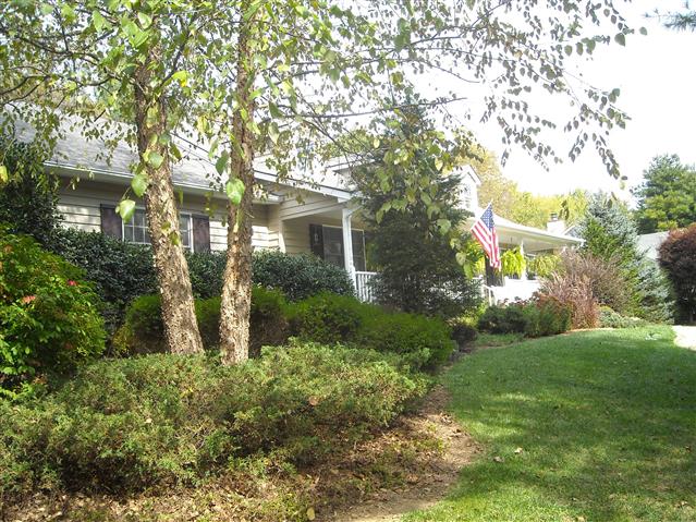 A picture of the property located at 35 MEADOWS CIR, ARDEN NC 28704.