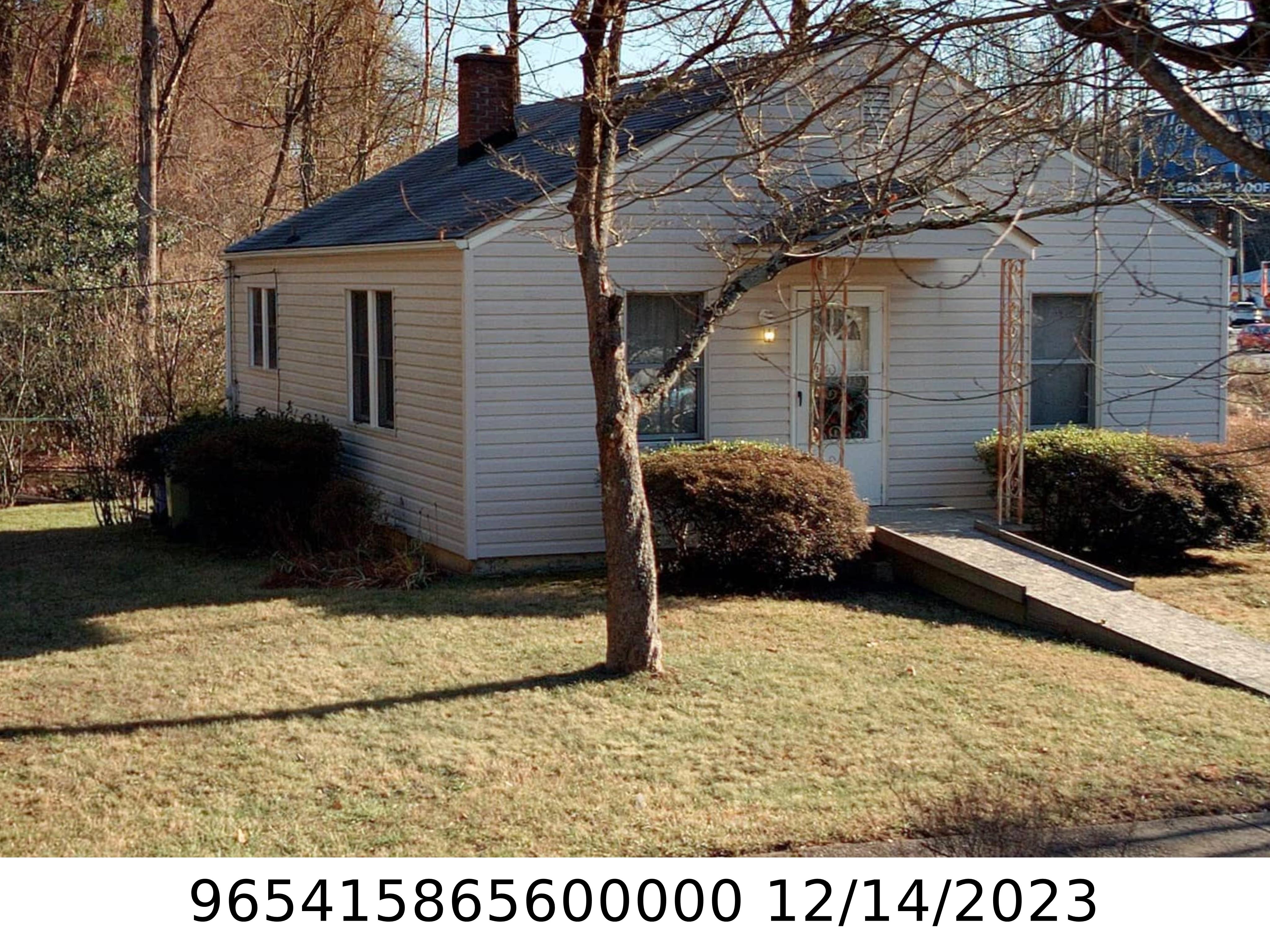 A picture of the property located at 12 ROYAL PINES DR, ARDEN NC 28704.