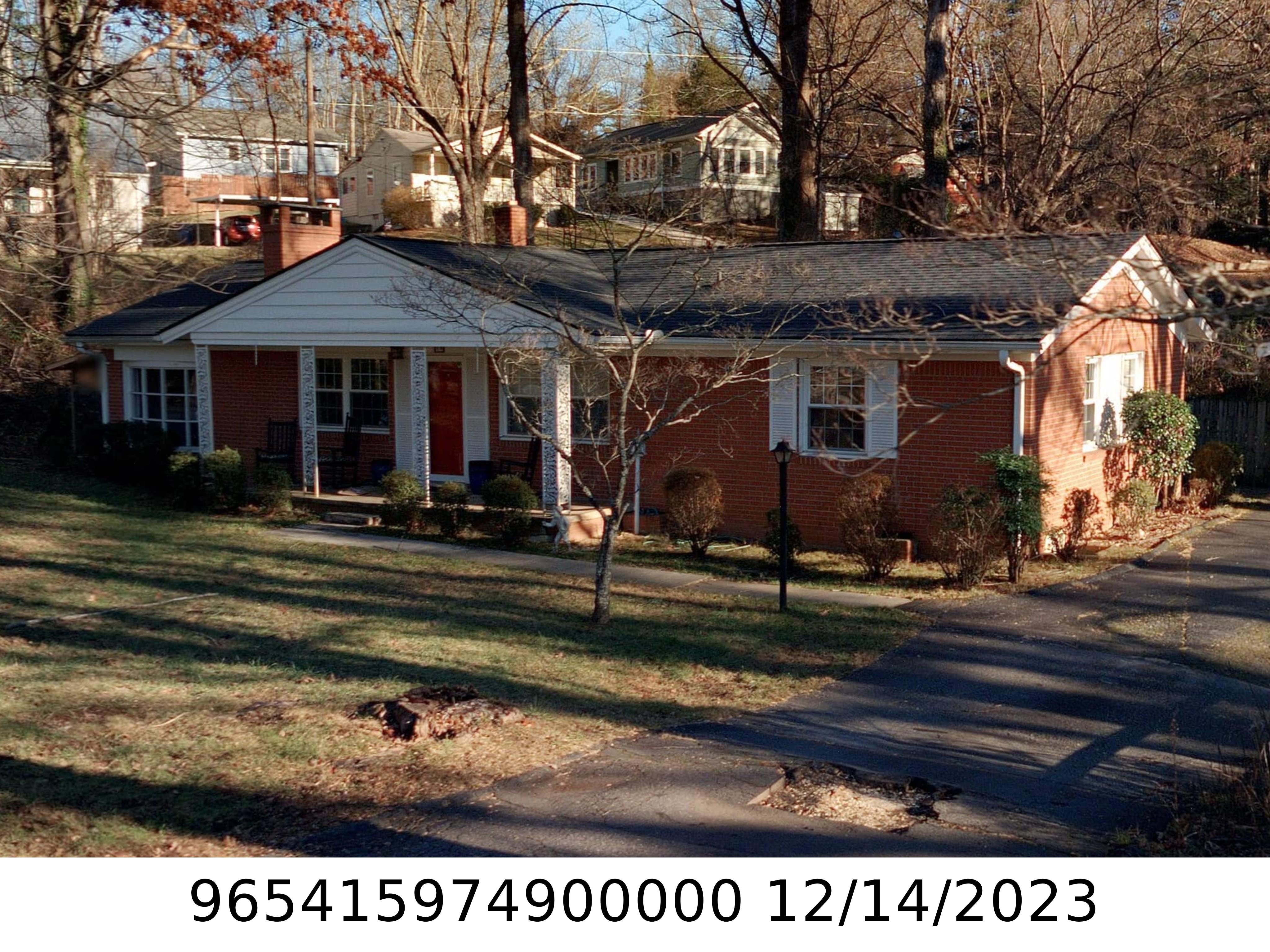 A picture of the property located at 16 ROYAL PINES DR, ARDEN NC 28704.