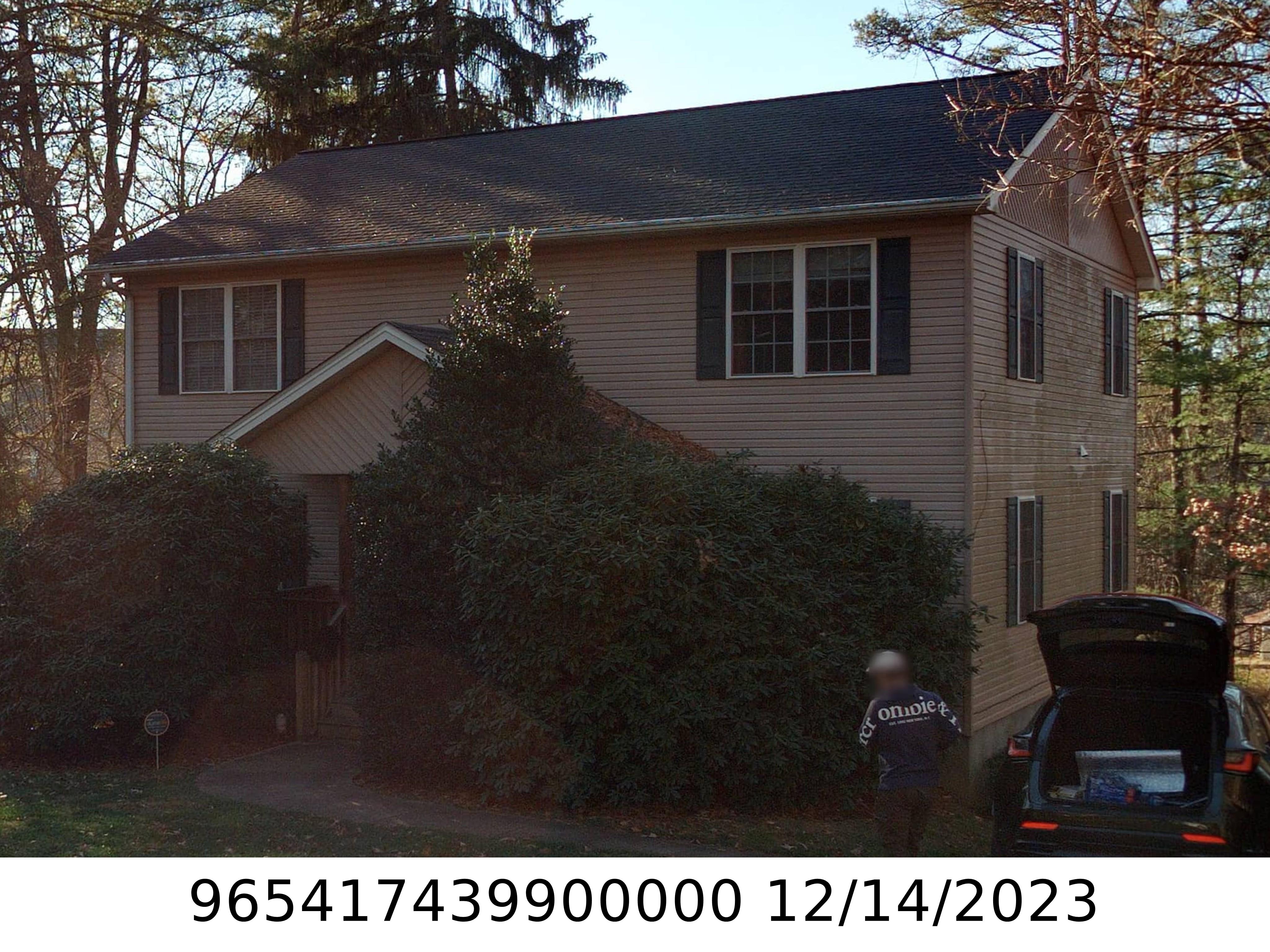 A picture of the property located at 6 N BLAKE DR, ARDEN NC 28704.
