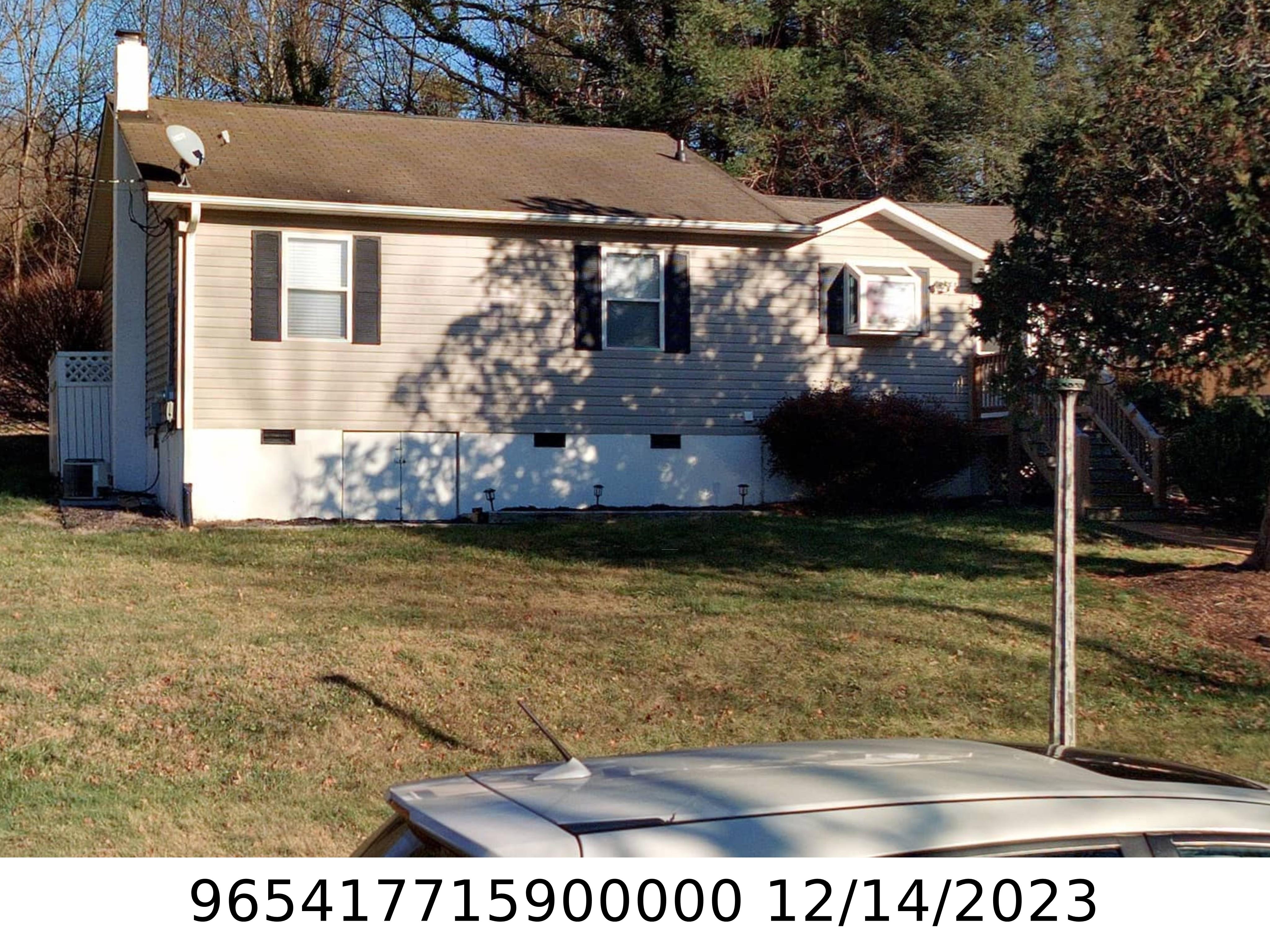 A picture of the property located at 21 N BLAKE DR, ARDEN NC 28704.