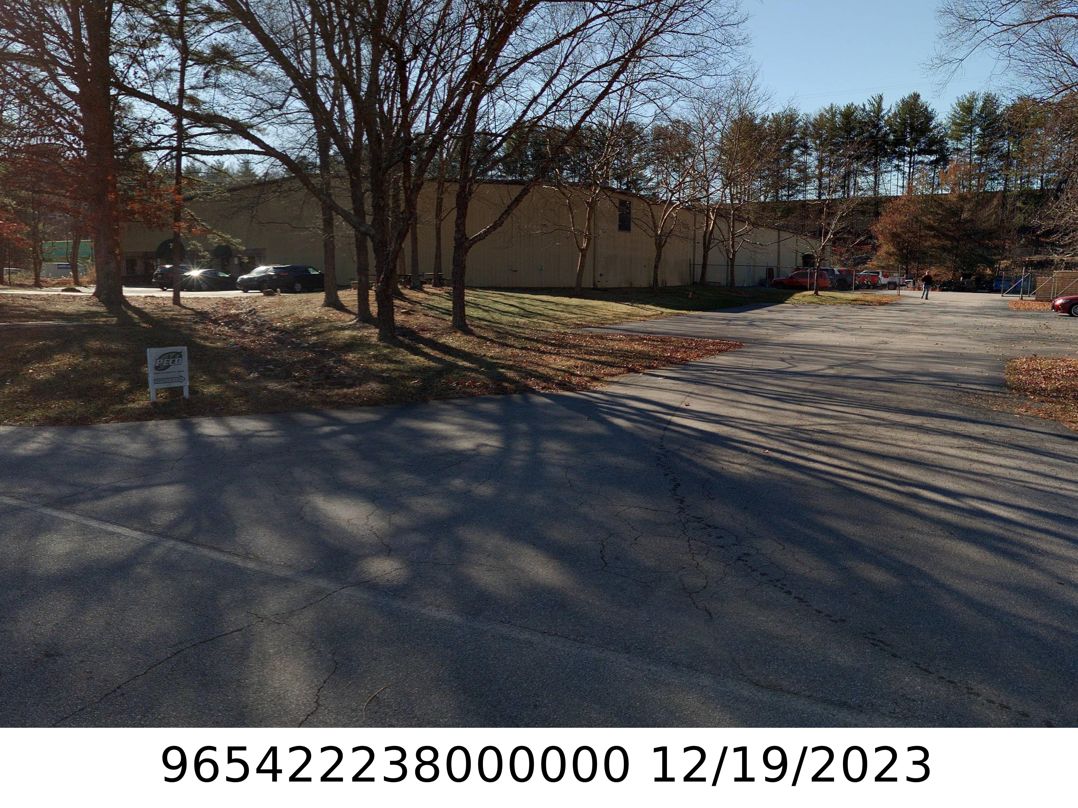 A picture of the property located at 10 WALDEN DR, ARDEN NC 28704.