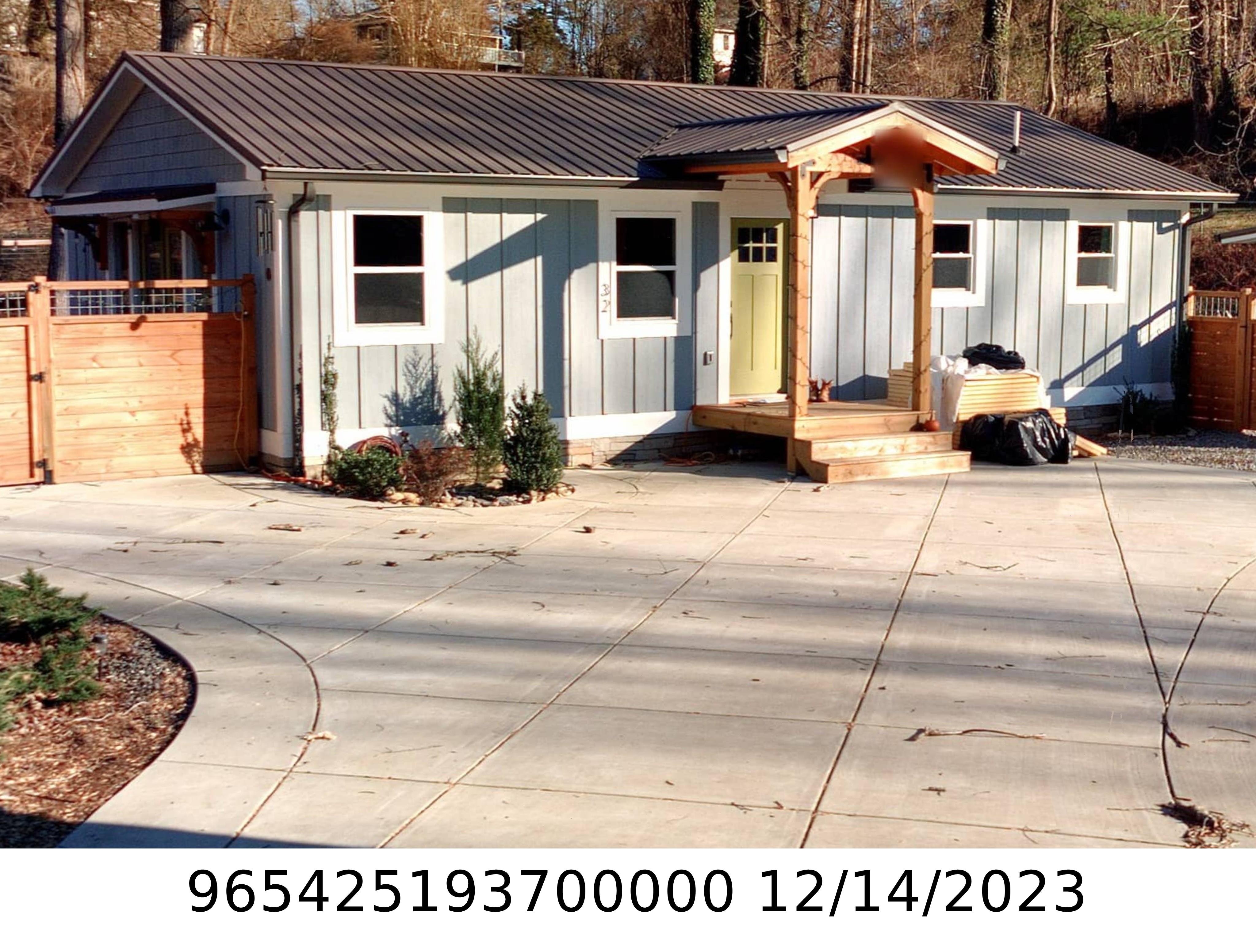 A picture of the property located at 32 ROYAL PINES DR, ARDEN NC 28704.