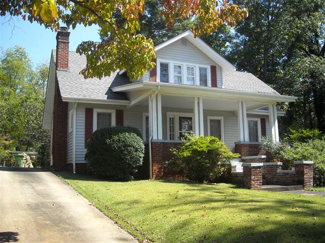 A picture of the property located at 181 BLAKE DR ASHEVILLE NC.