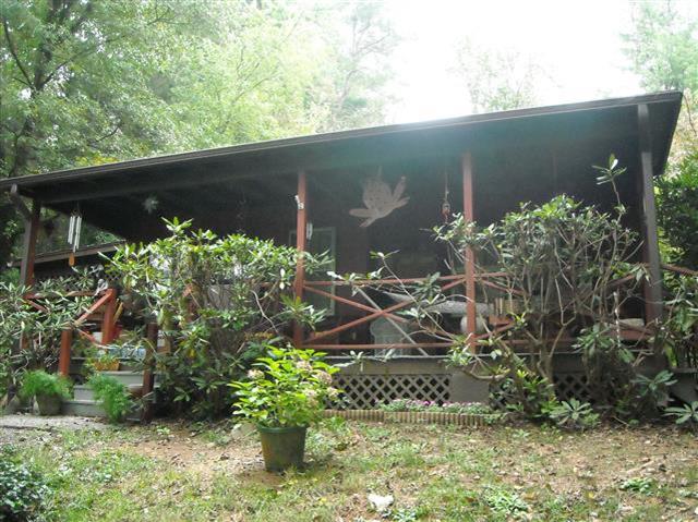 A picture of the property located at 103 SYCAMORE DR, ARDEN NC 28704.