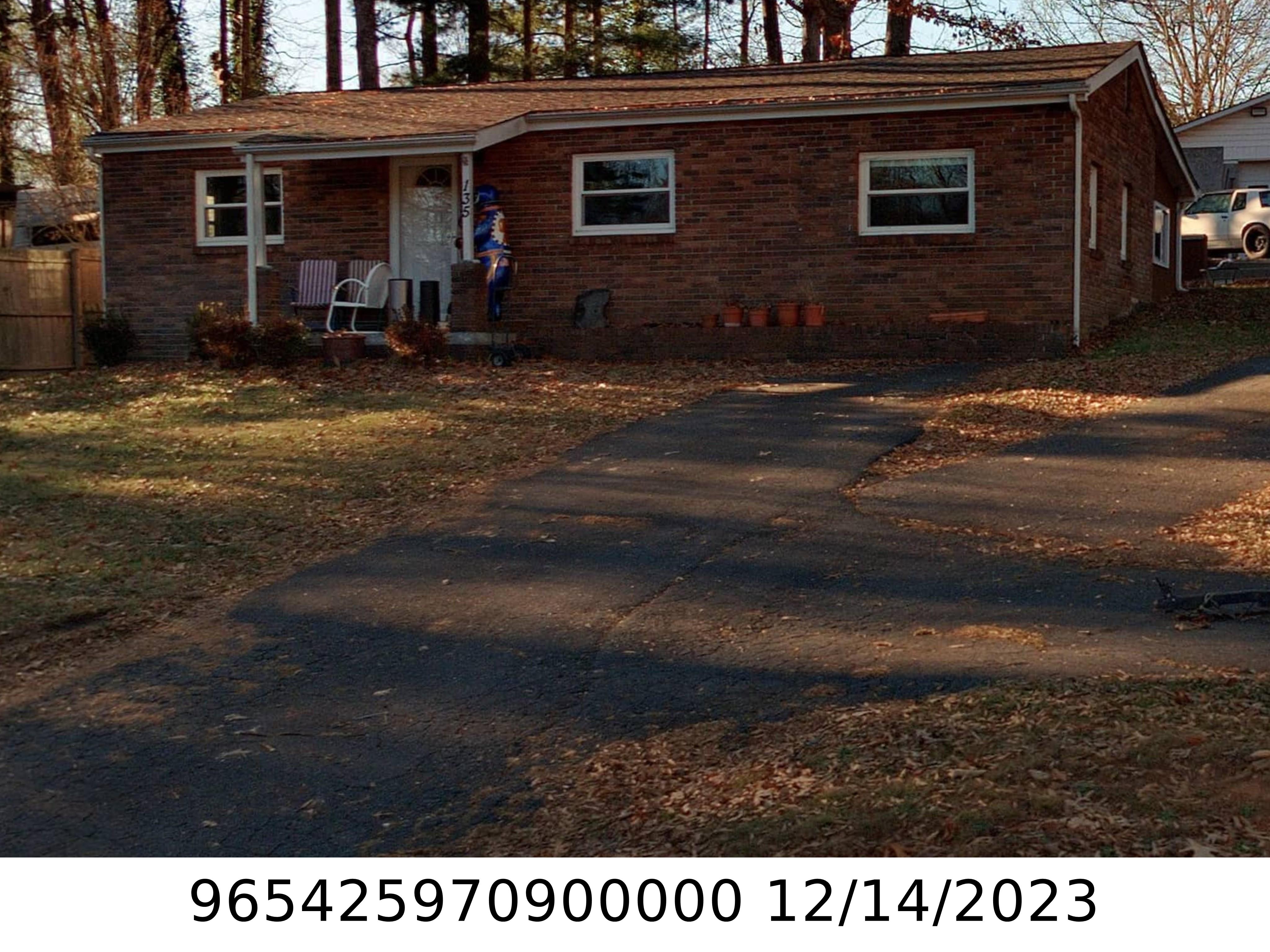 A picture of the property located at 135 SYCAMORE DR, ARDEN NC 28704.