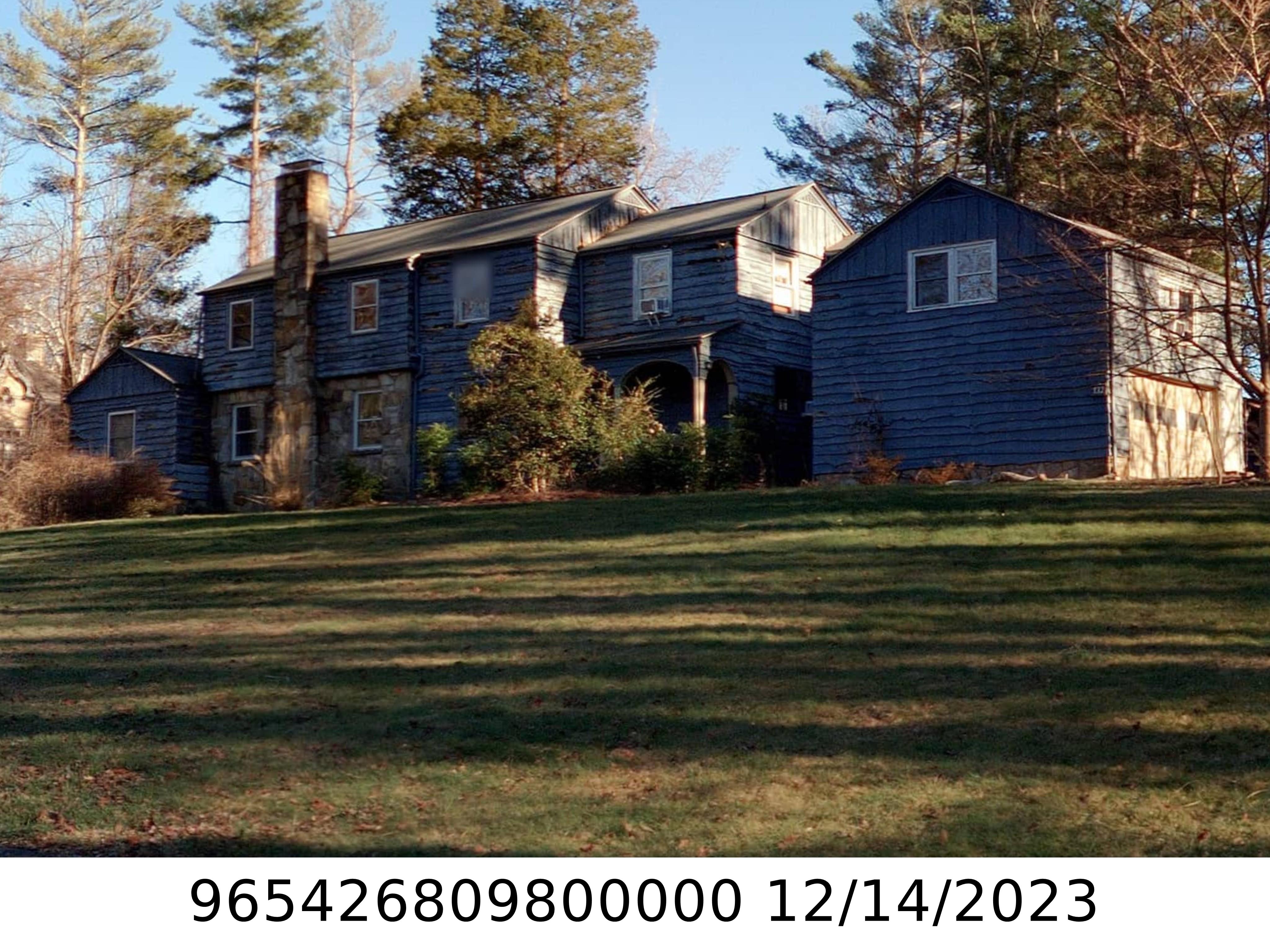 A picture of the property located at 132 ROYAL PINES DR, ARDEN NC 28704.
