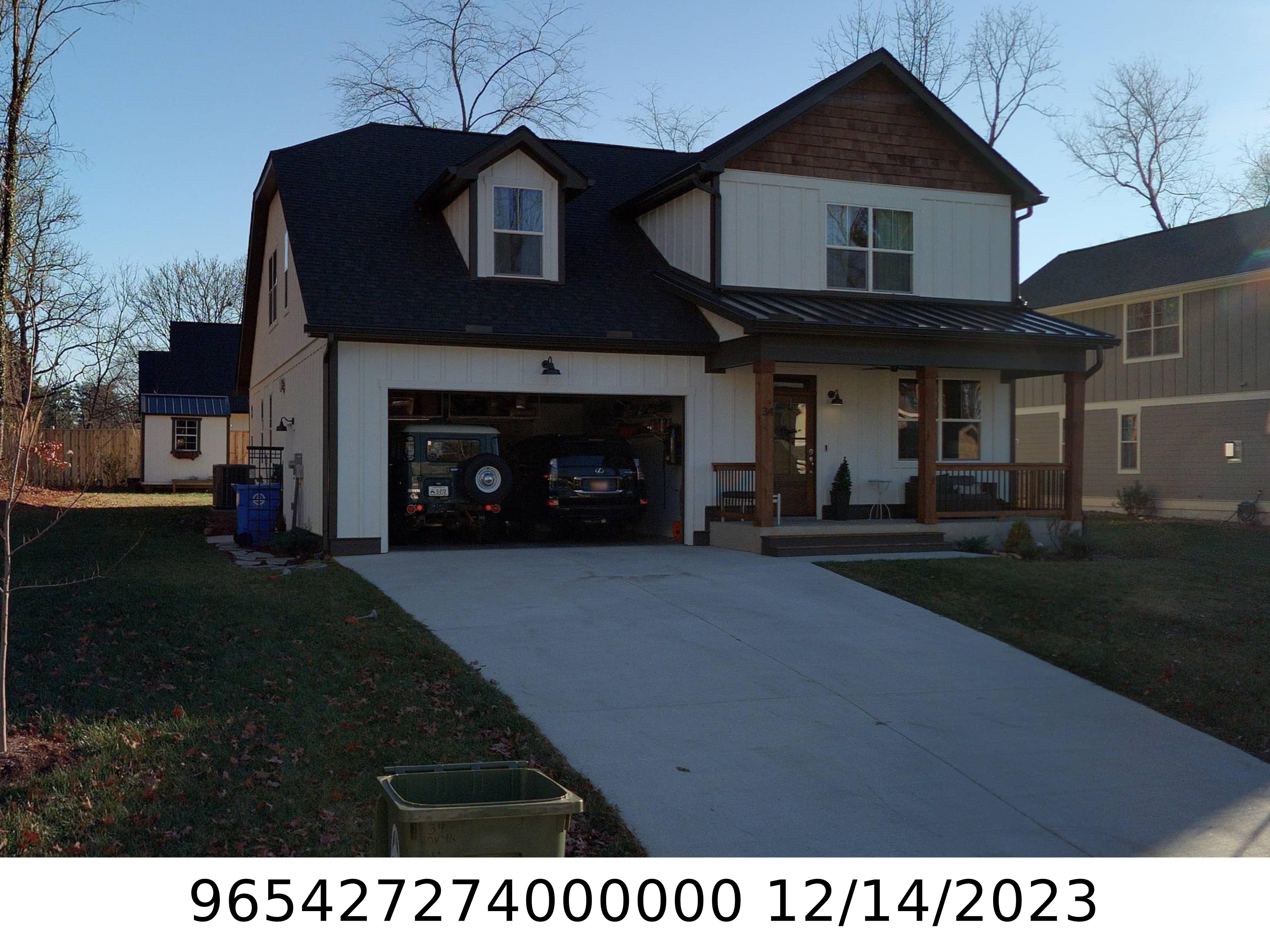 A picture of the property located at 34 MYRTLE LEE CV, ARDEN NC 28704.