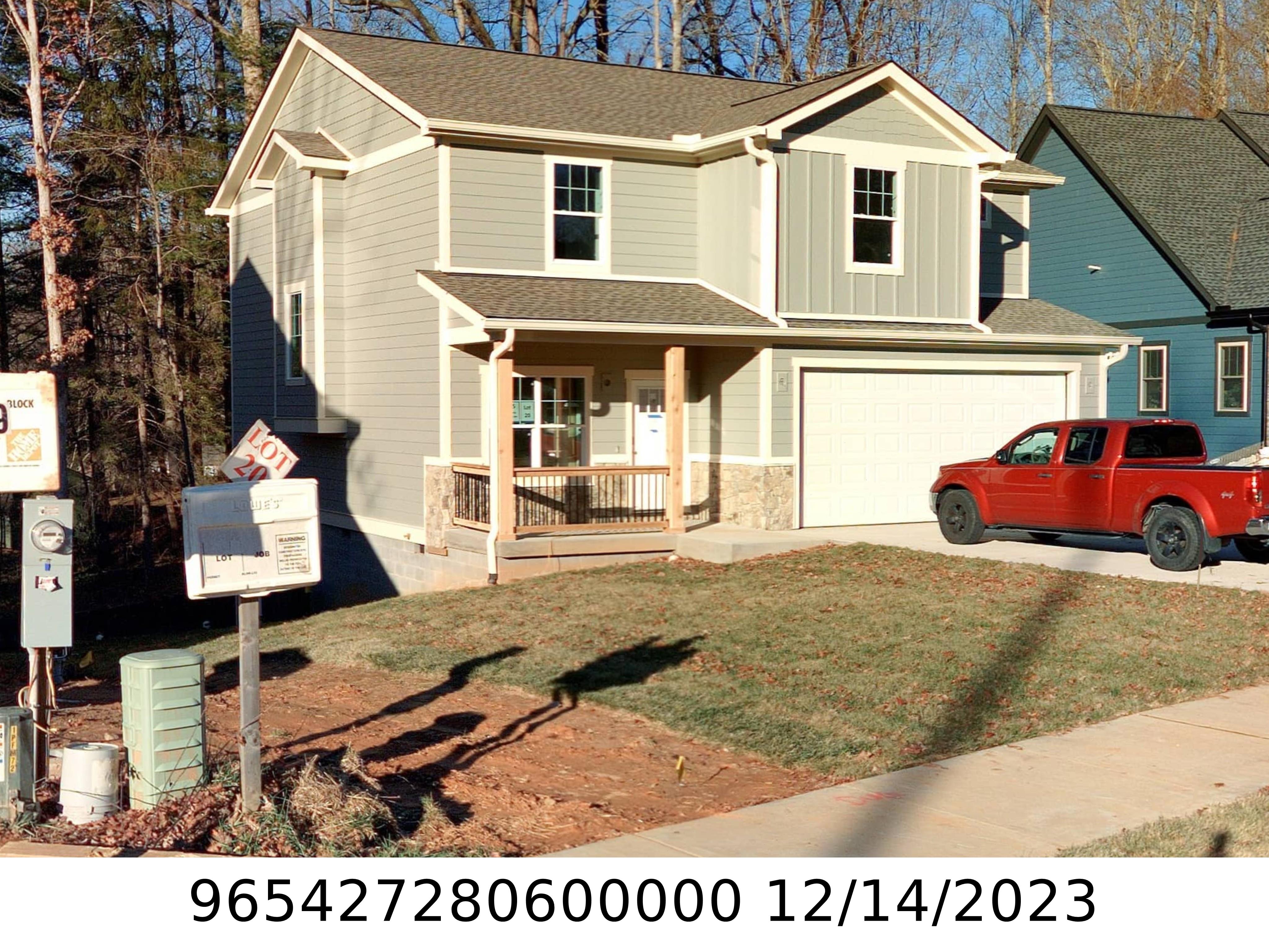 A picture of the property located at 35 MYRTLE LEE CV, ARDEN NC 28704.