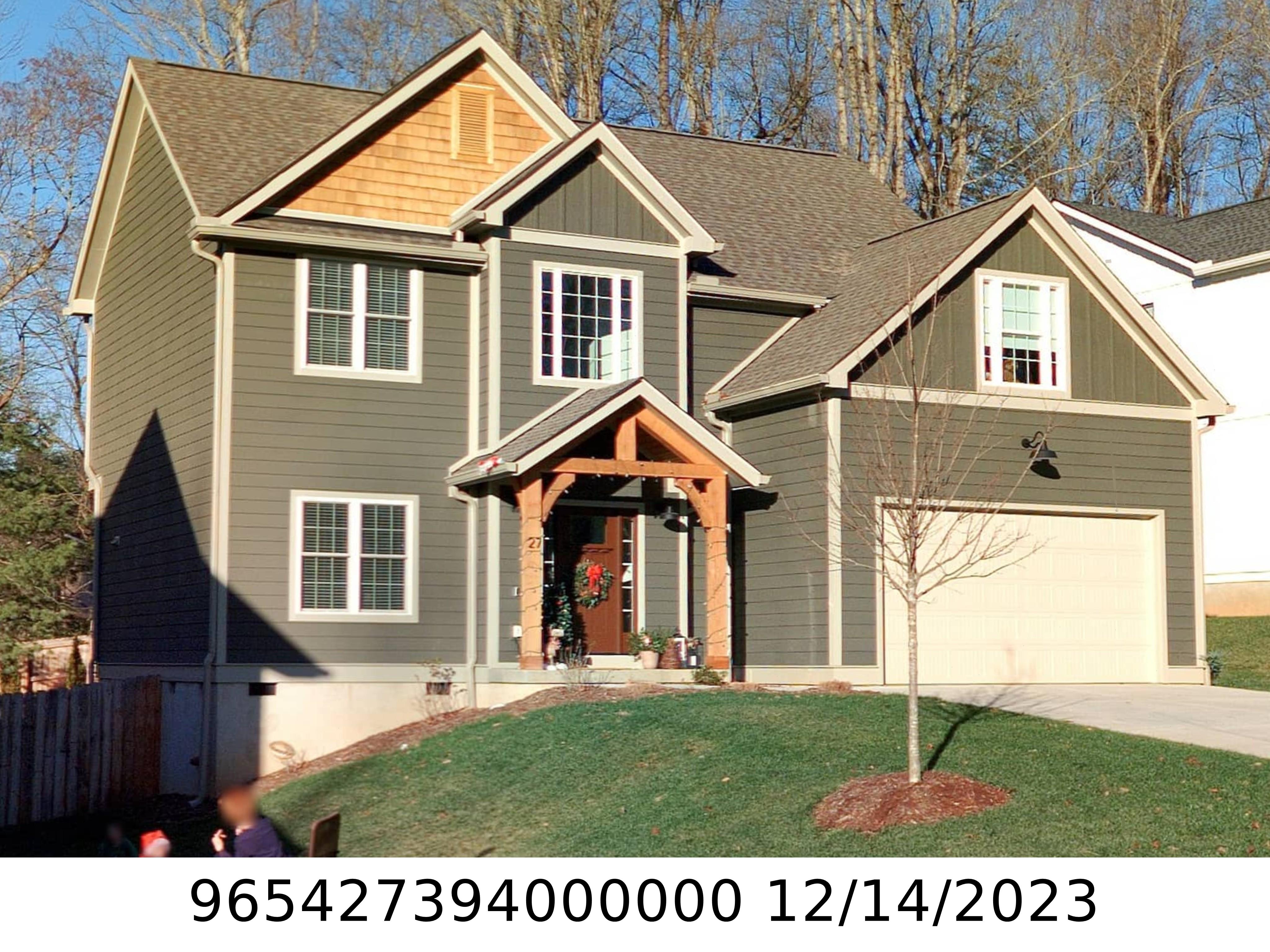 A picture of the property located at 27 MYRTLE LEE CV, ARDEN NC 28704.