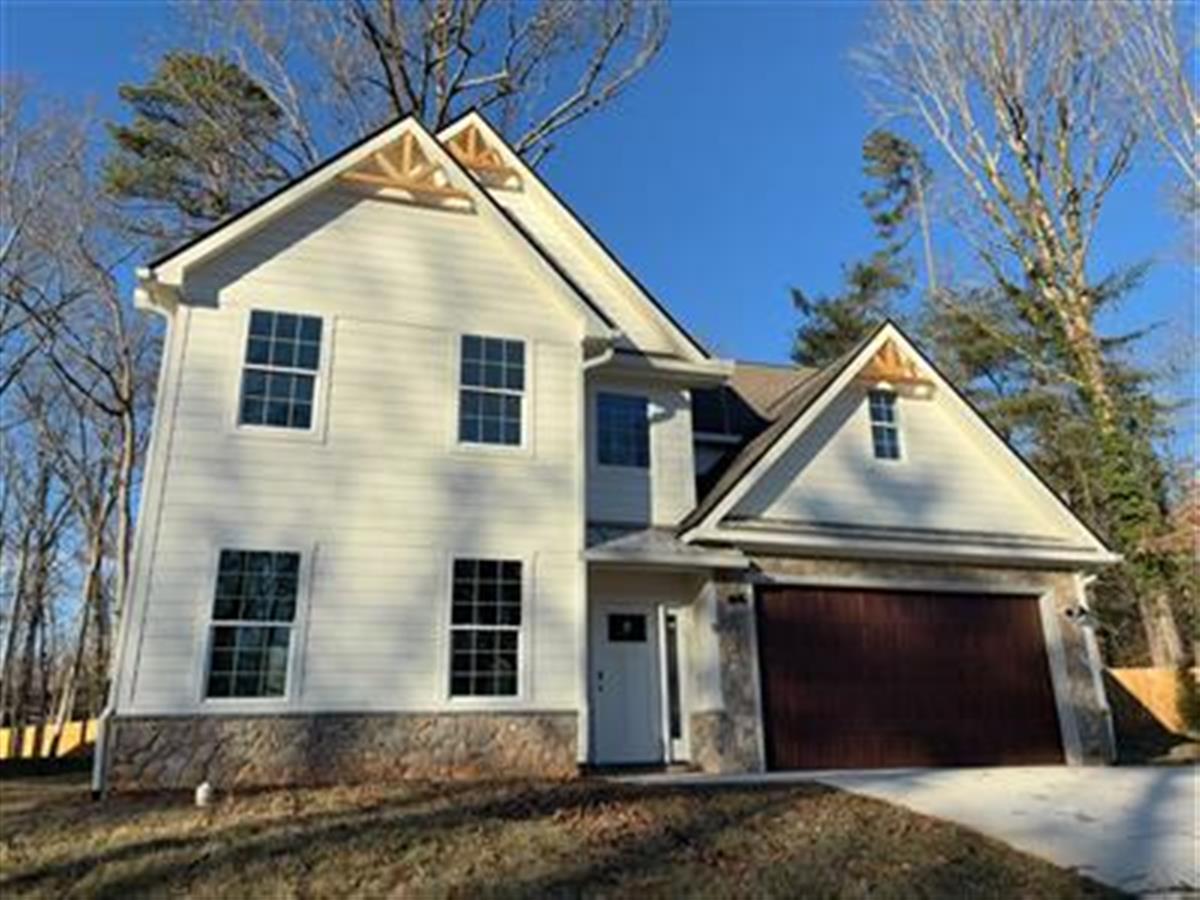 A picture of the property located at 9 MYRTLE LEE CV, ARDEN NC 28704.