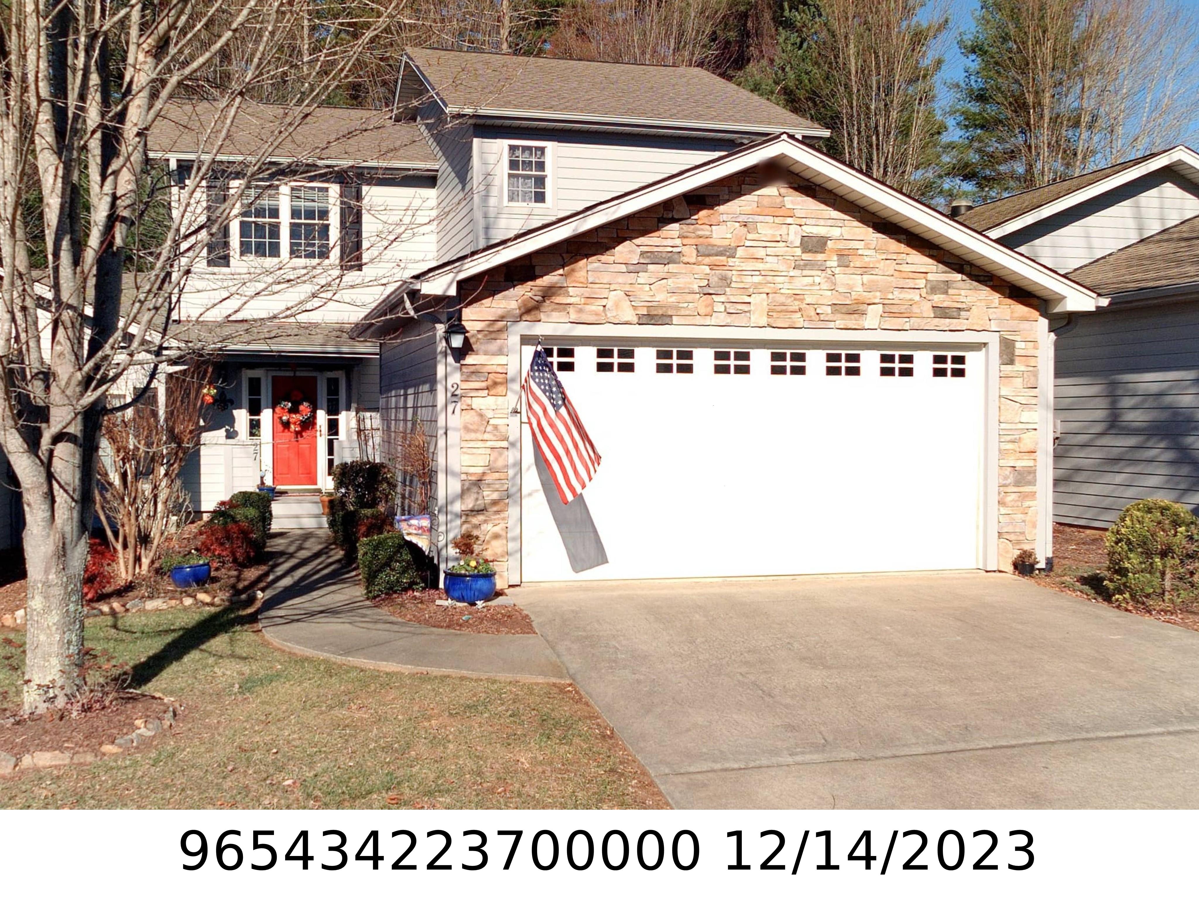 A picture of the property located at 27 HOLIDAY DR, ARDEN NC 28704.