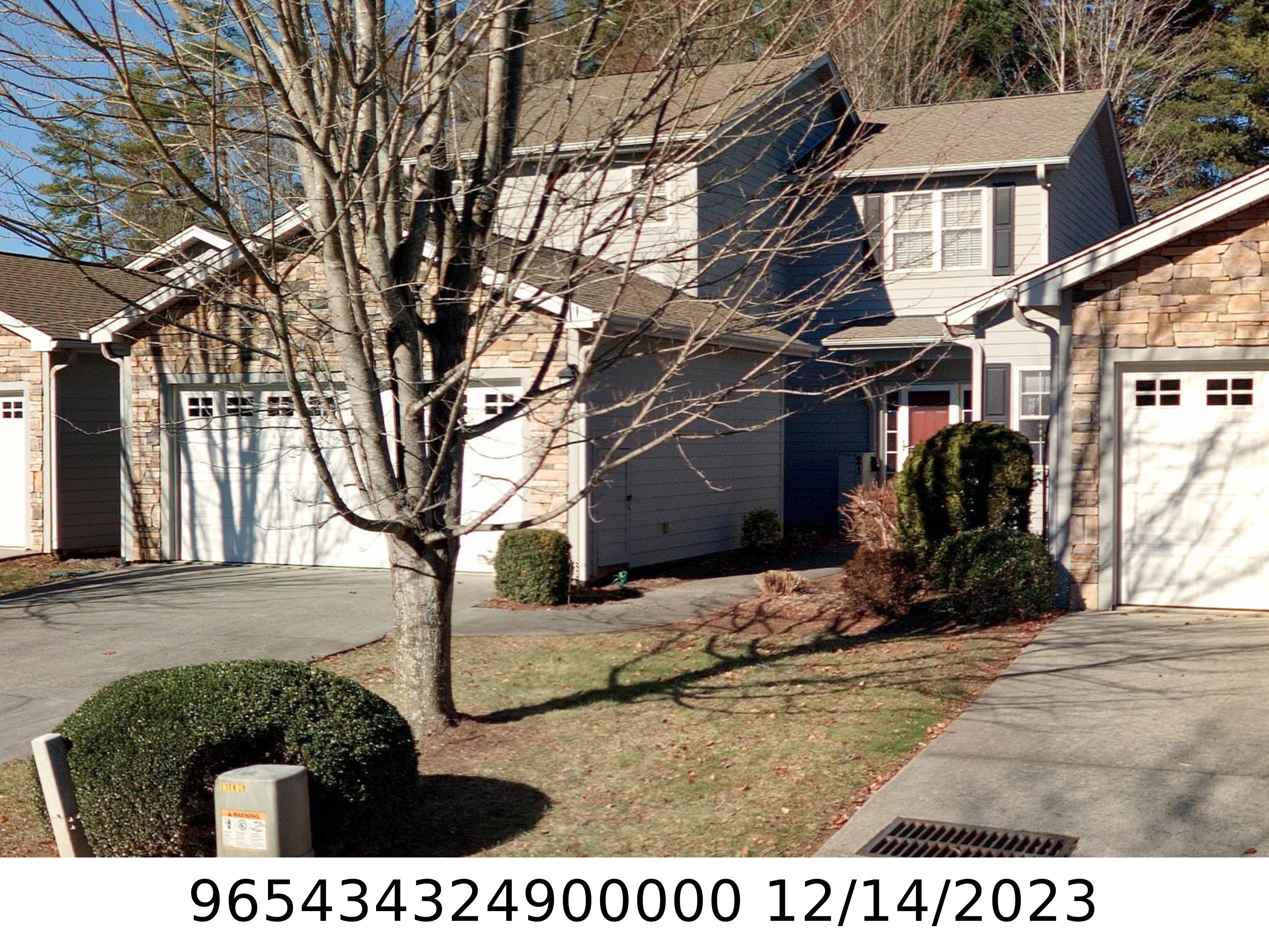 A picture of the property located at 21 HOLIDAY DR, ARDEN NC 28704.