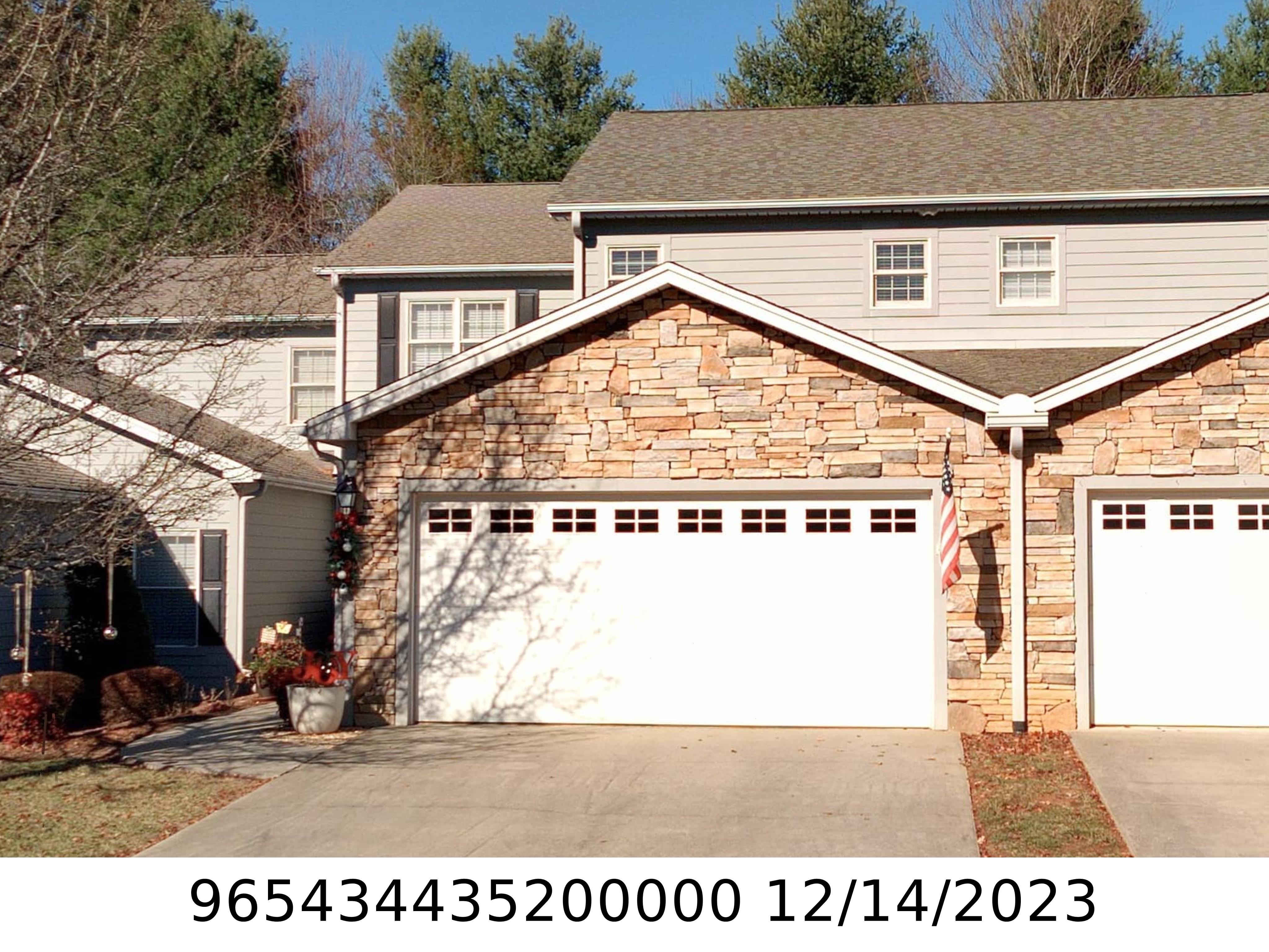A picture of the property located at 15 HOLIDAY DR, ARDEN NC 28704.