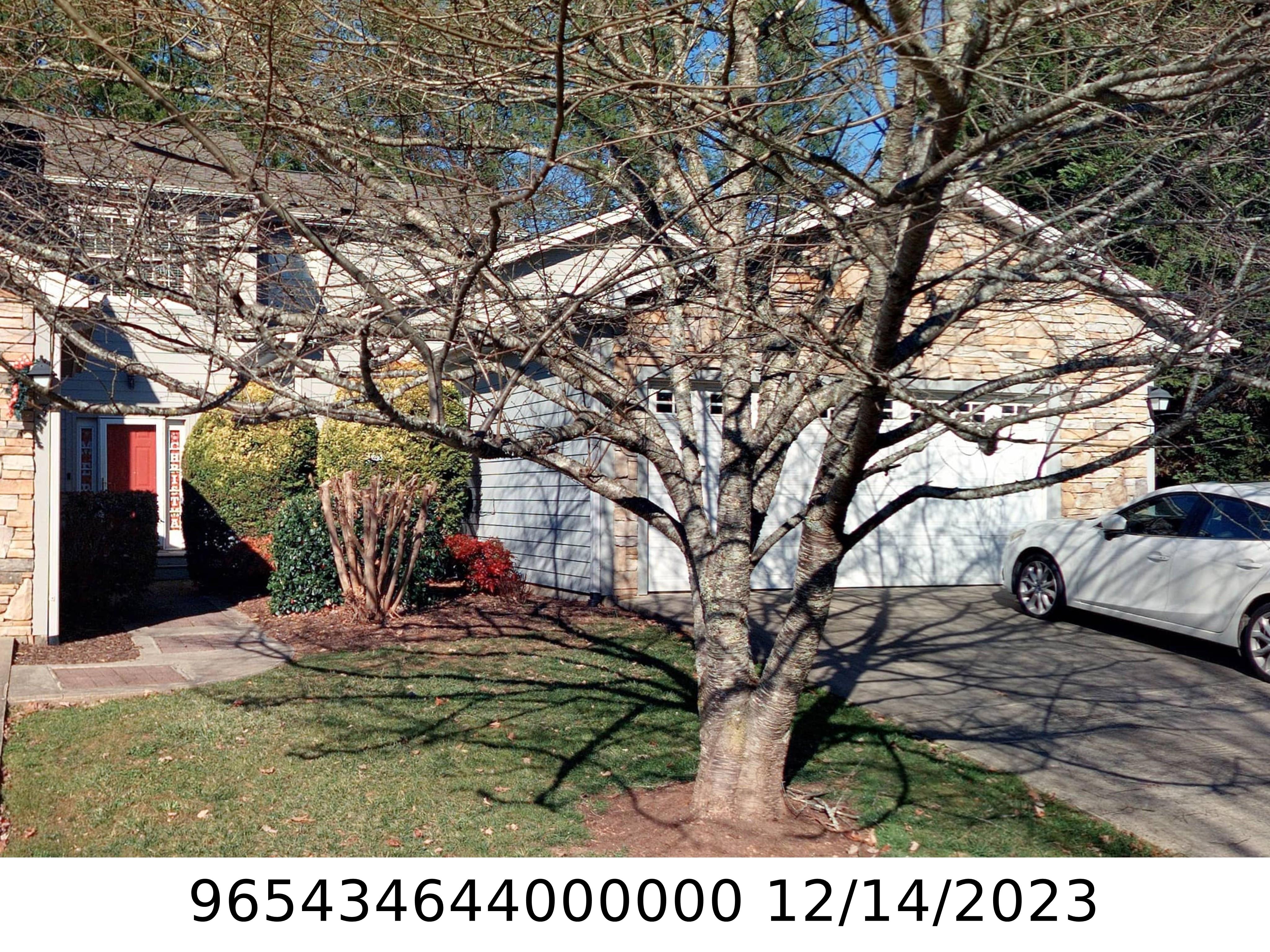 A picture of the property located at 1 HOLIDAY DR, ARDEN NC 28704.