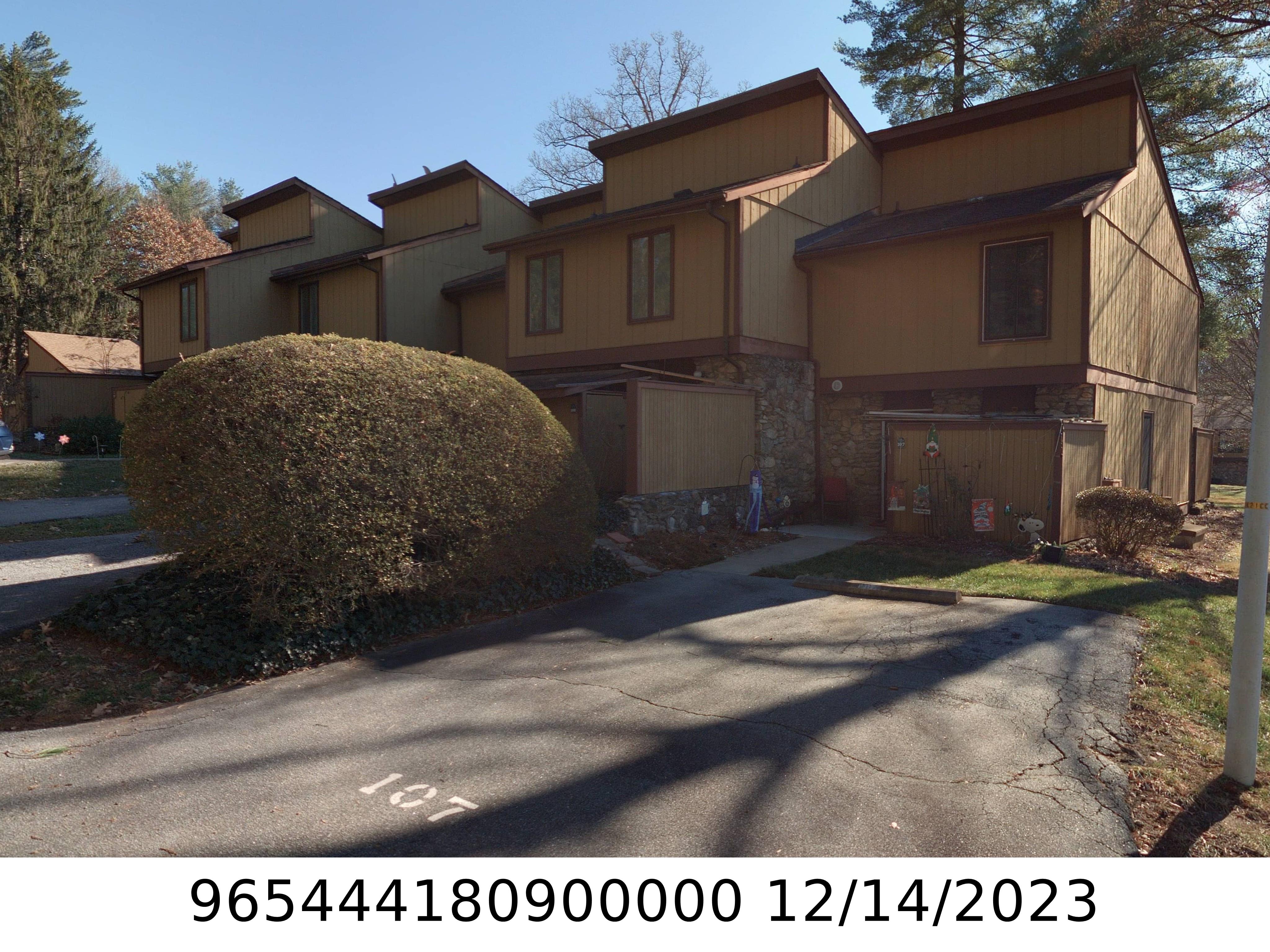 A picture of the property located at 107 COLONY DR, ARDEN NC 28704.
