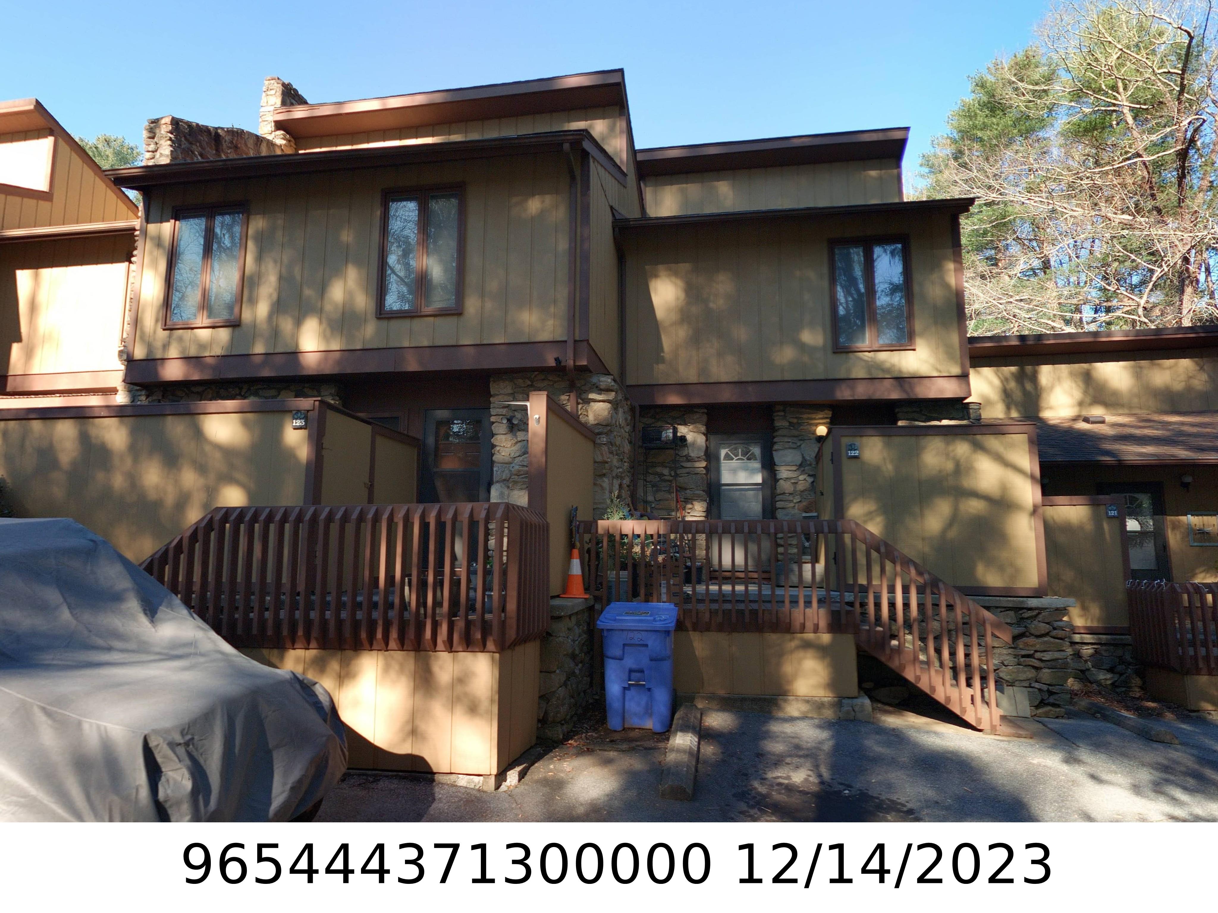 A picture of the property located at 122 COLONY DR, ARDEN NC 28704.
