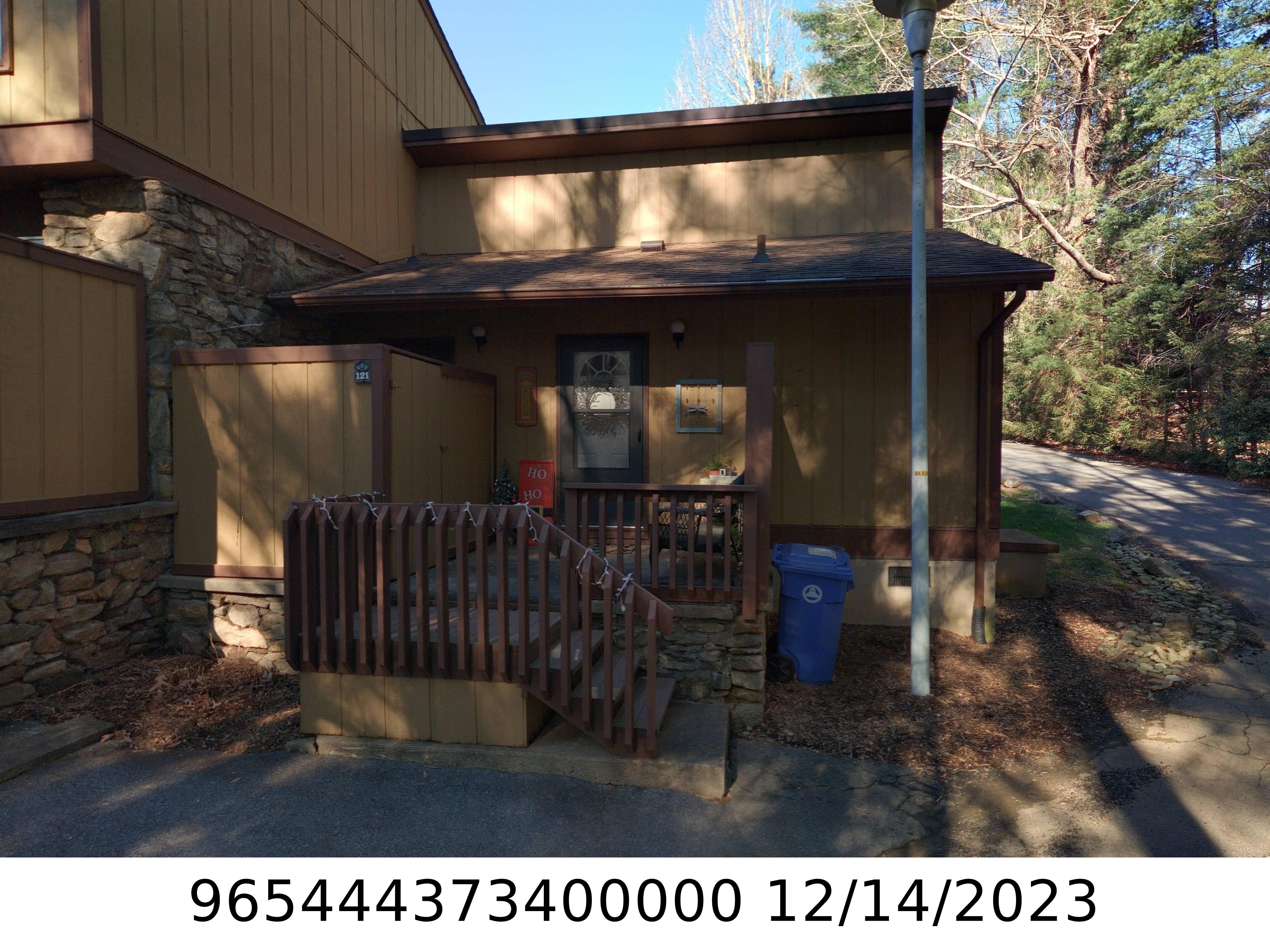 A picture of the property located at 121 COLONY DR, ARDEN NC 28704.