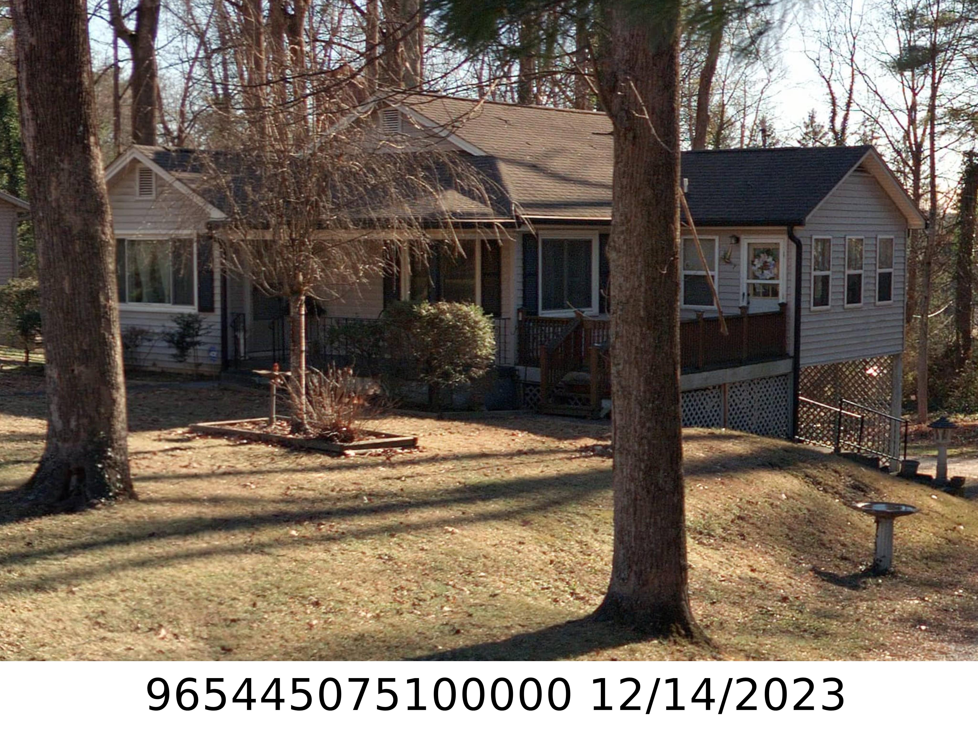 A picture of the property located at 260 SYCAMORE DR, ARDEN NC 28704.